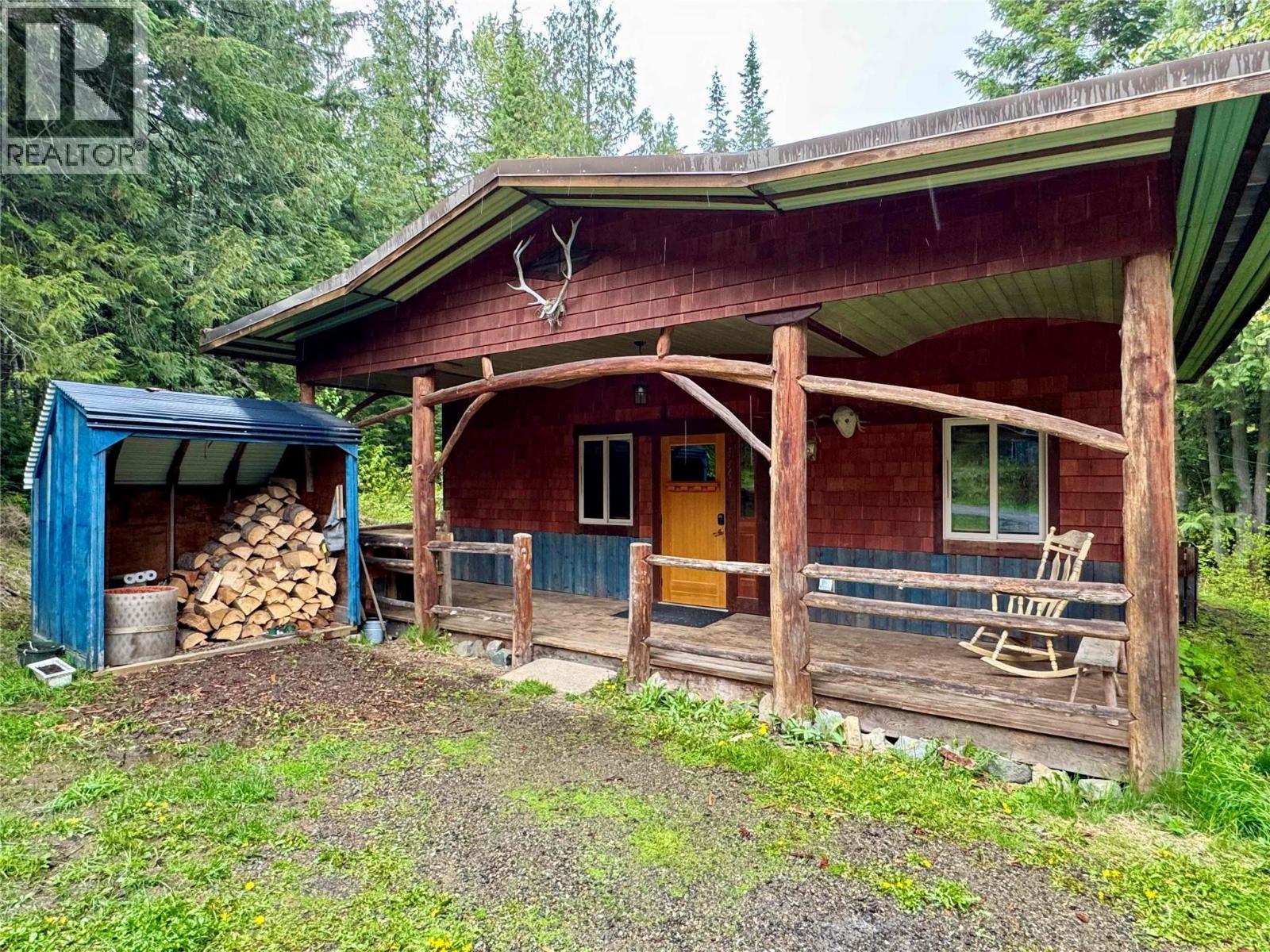 6610 6 Highway, Ymir, British Columbia  V0G 2K0 - Photo 1 - 10394848
