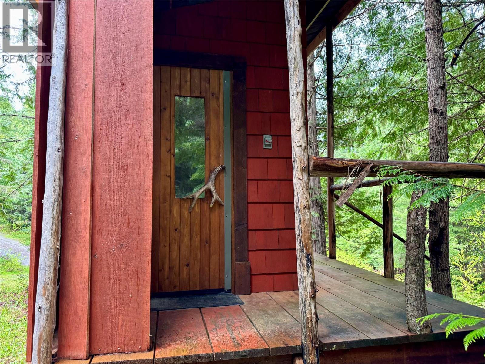 6610 6 Highway, Ymir, British Columbia  V0G 2K0 - Photo 31 - 10394848