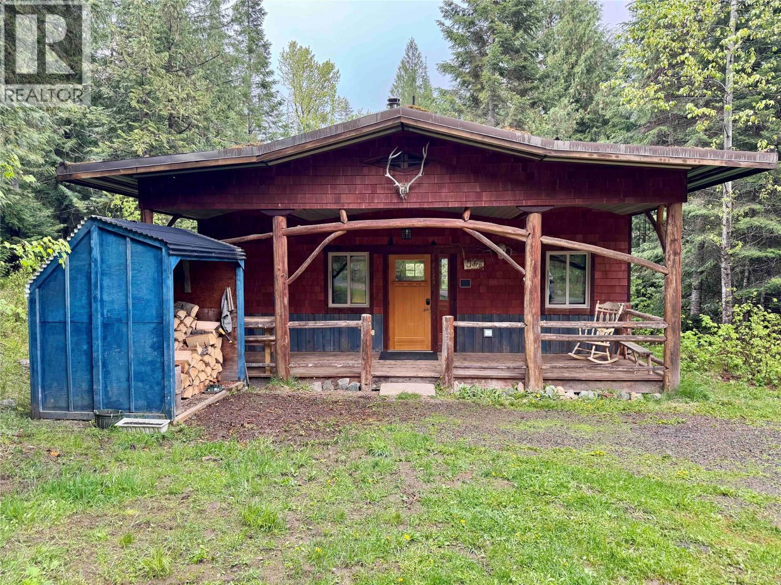 6610 6 Highway, Ymir, British Columbia  V0G 2K0 - Photo 5 - 10394848