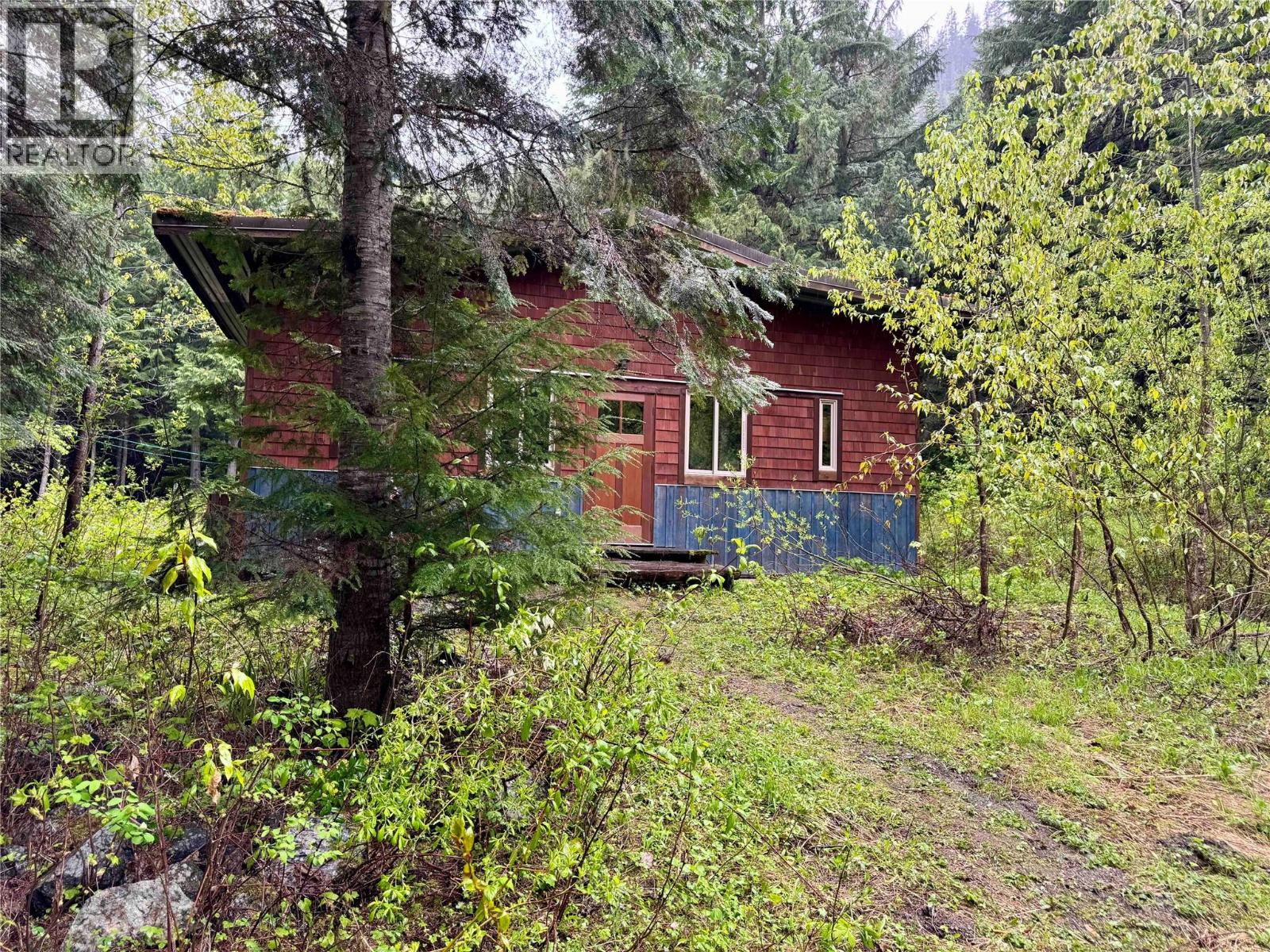6610 6 Highway, Ymir, British Columbia  V0G 2K0 - Photo 8 - 10394848