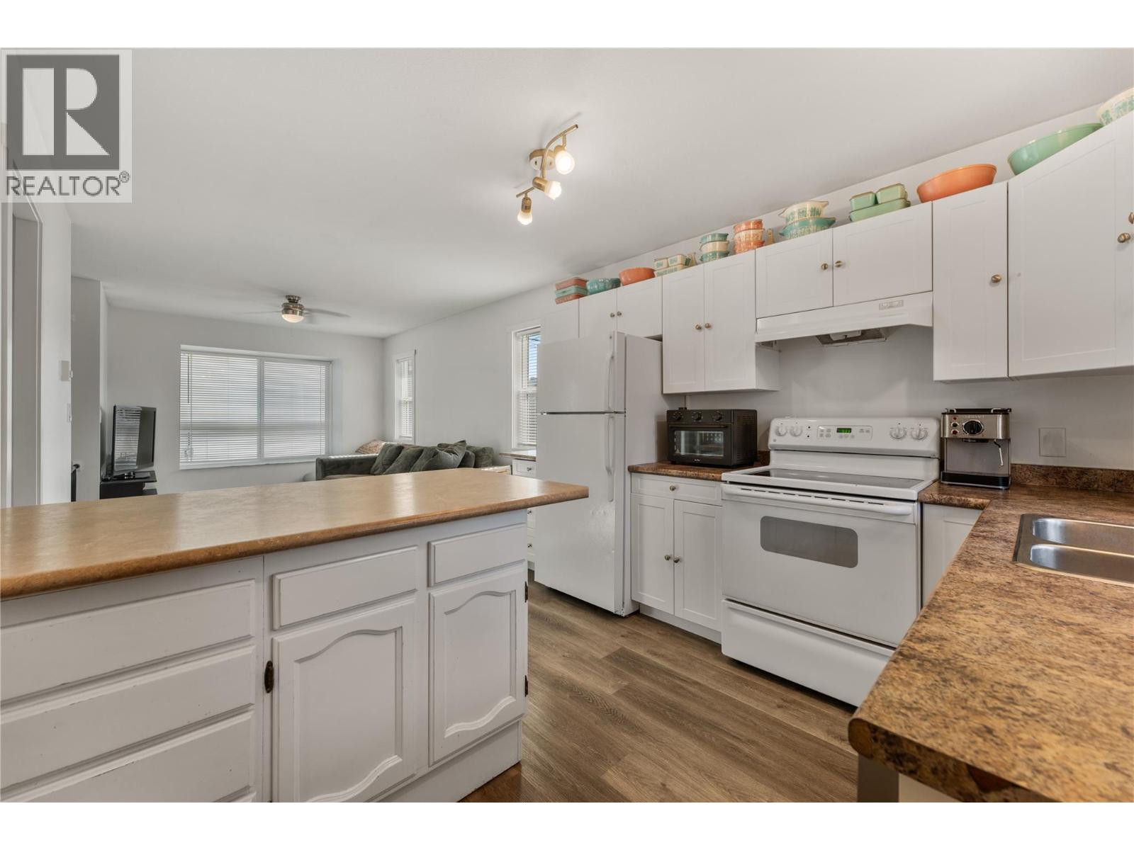 691-693 Okanagan Boulevard, Kelowna, British Columbia  V1Y 7L2 - Photo 27 - 10394557