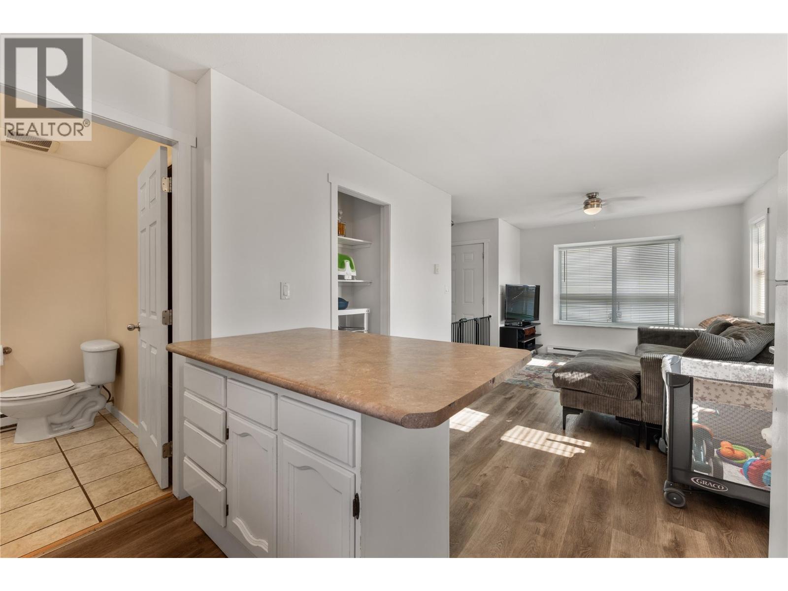 691-693 Okanagan Boulevard, Kelowna, British Columbia  V1Y 7L2 - Photo 29 - 10394557