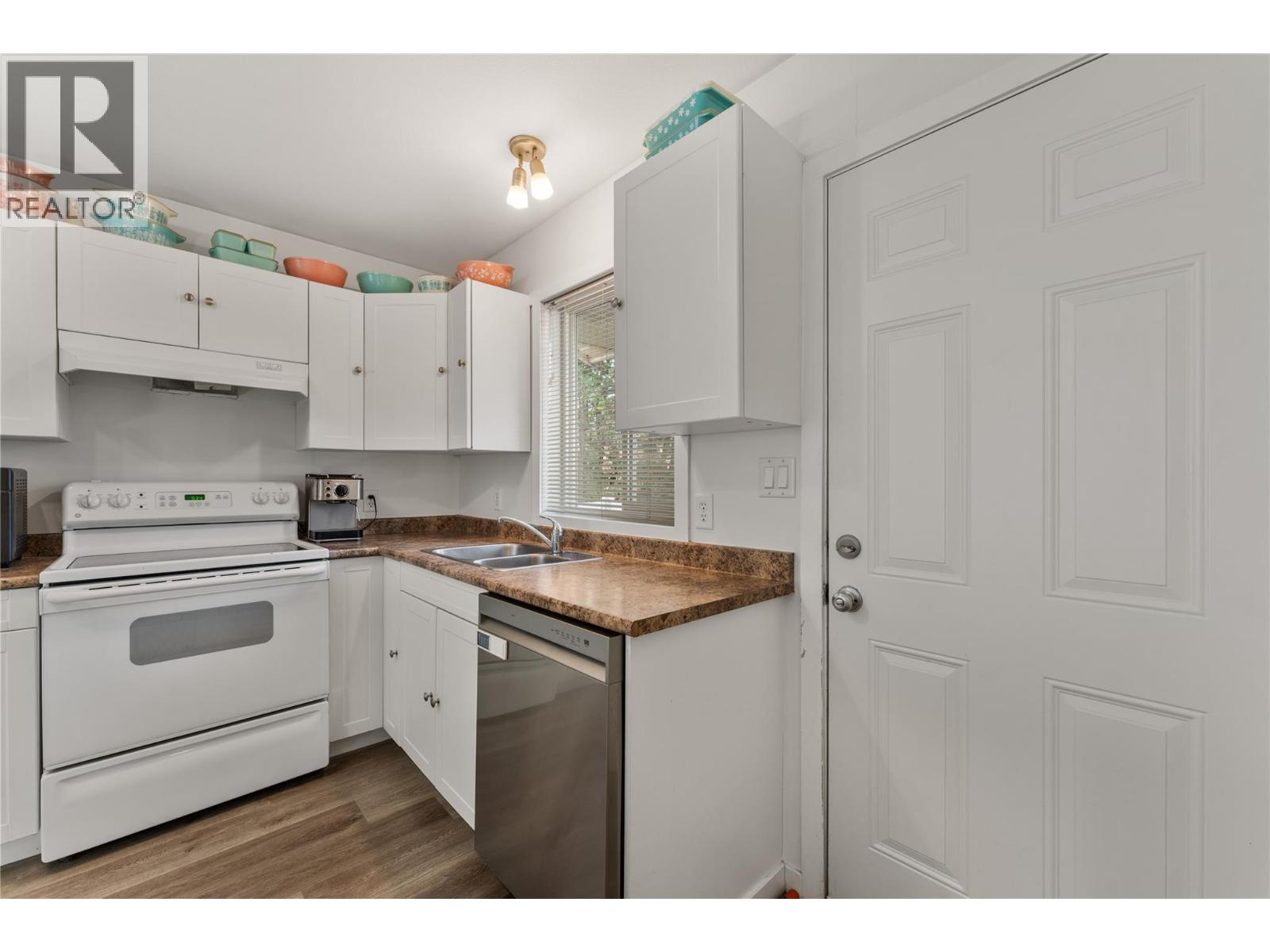 691-693 Okanagan Boulevard, Kelowna, British Columbia  V1Y 7L2 - Photo 30 - 10394557