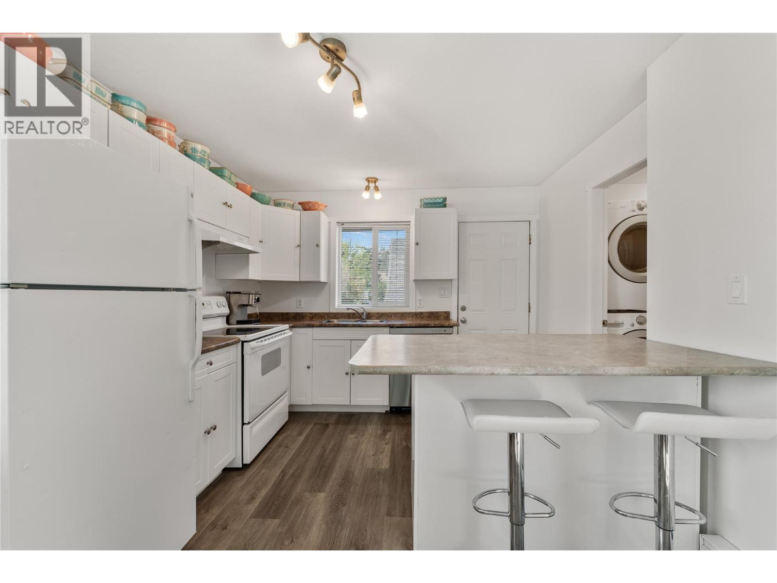 691-693 Okanagan Boulevard, Kelowna, British Columbia  V1Y 7L2 - Photo 31 - 10394557
