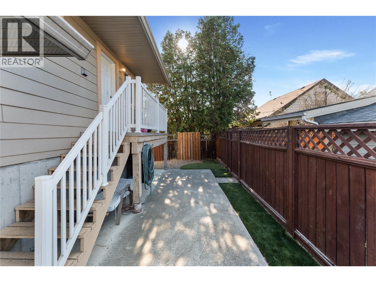 691-693 Okanagan Boulevard, Kelowna, British Columbia  V1Y 7L2 - Photo 46 - 10394557