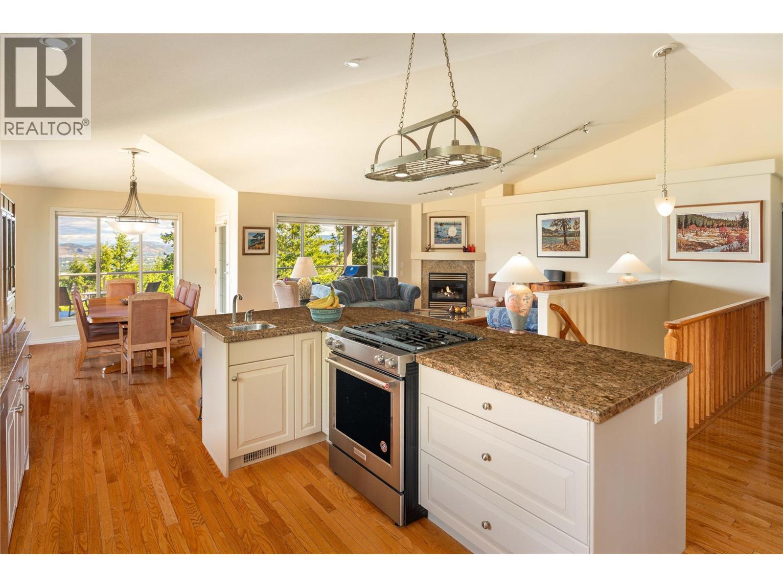 754 South Crest Drive, Kelowna, British Columbia  V1W 4W7 - Photo 10 - 10394617