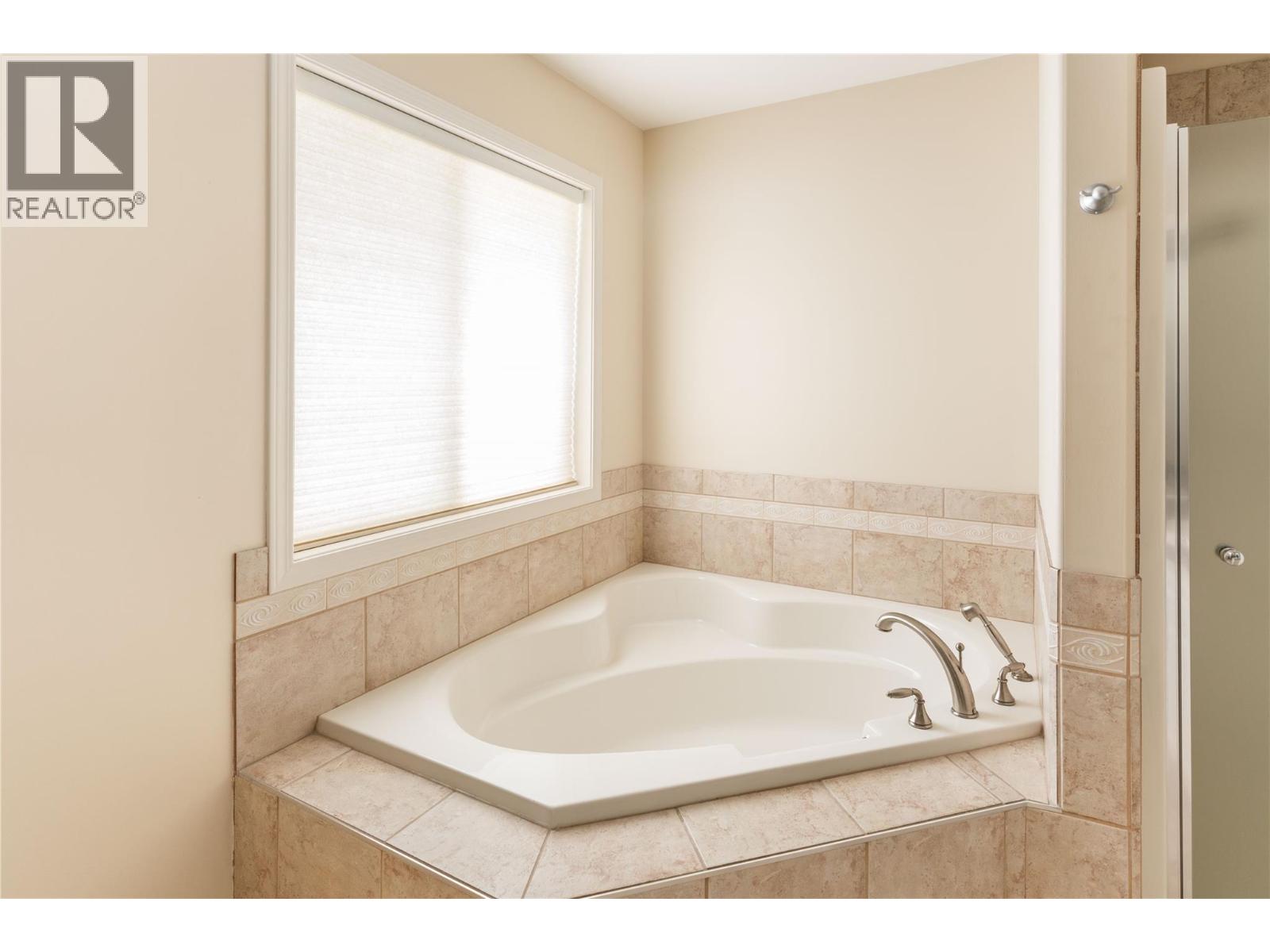 754 South Crest Drive, Kelowna, British Columbia  V1W 4W7 - Photo 20 - 10394617