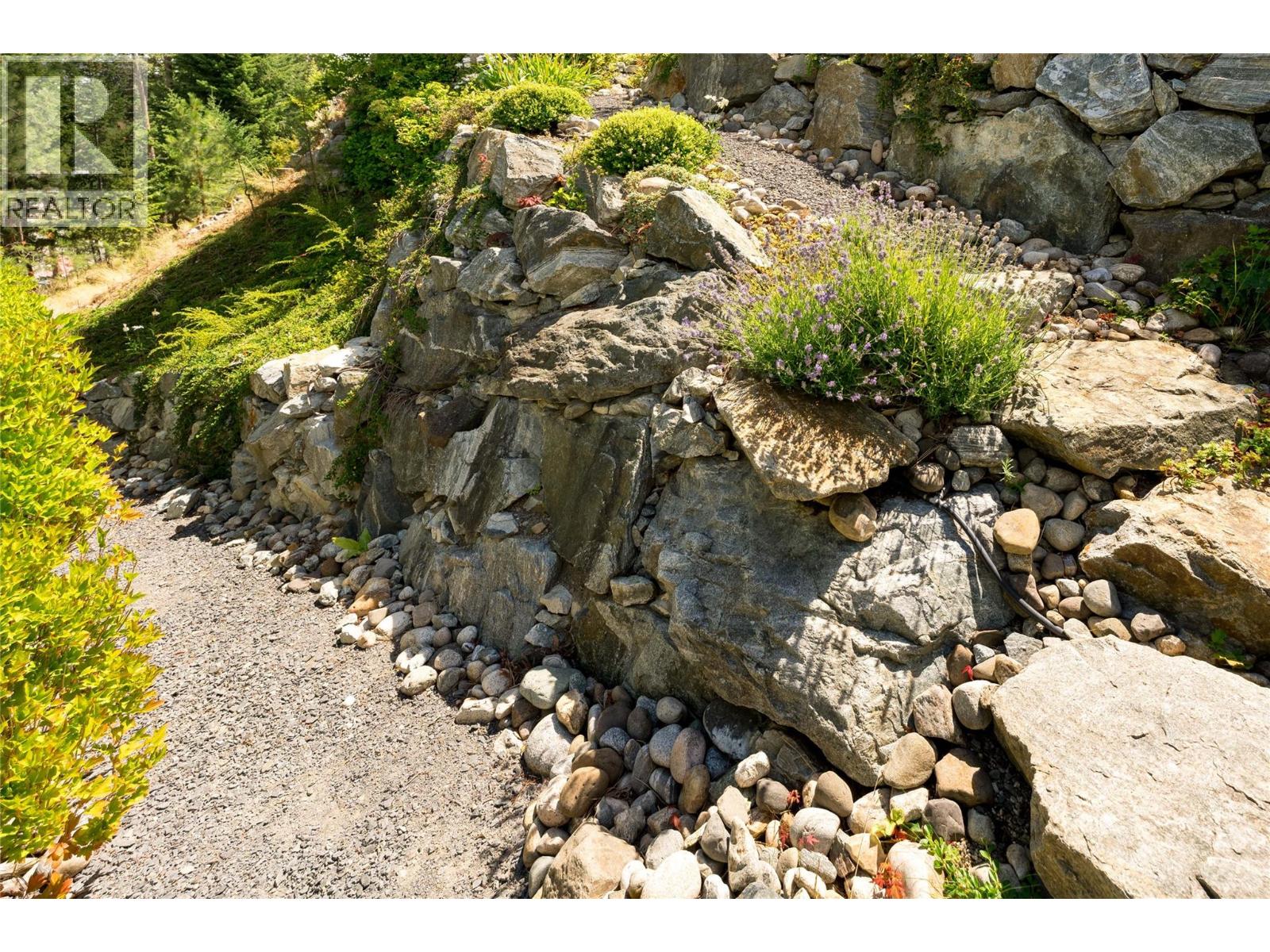 754 South Crest Drive, Kelowna, British Columbia  V1W 4W7 - Photo 37 - 10394617