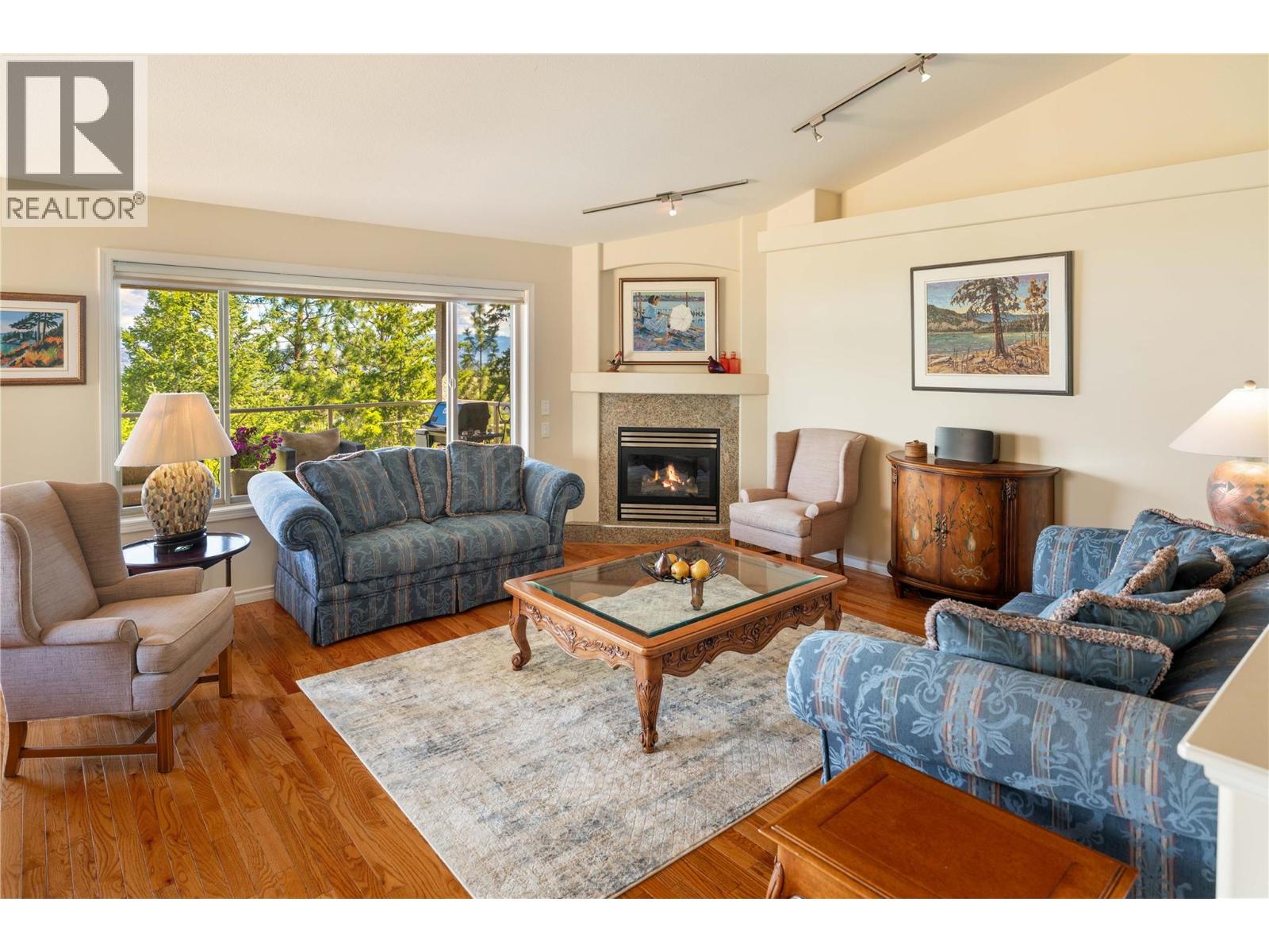 754 South Crest Drive, Kelowna, British Columbia  V1W 4W7 - Photo 5 - 10394617