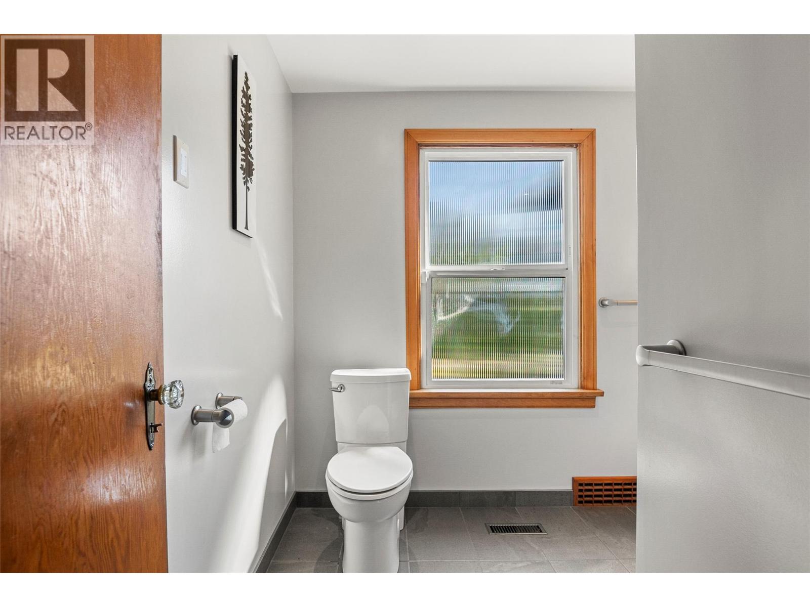 422 Ninth Street E, Revelstoke, British Columbia  V0E 2S0 - Photo 33 - 10394761
