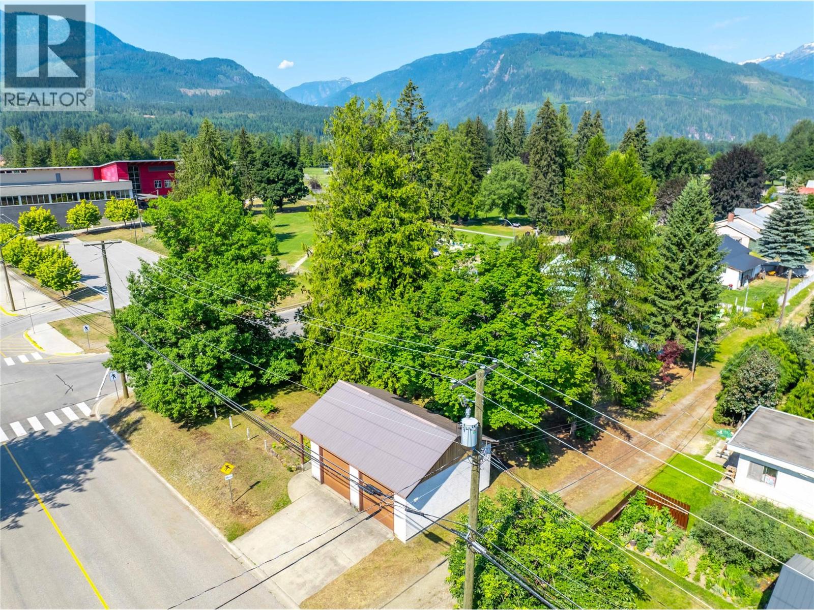422 Ninth Street E, Revelstoke, British Columbia  V0E 2S0 - Photo 43 - 10394761