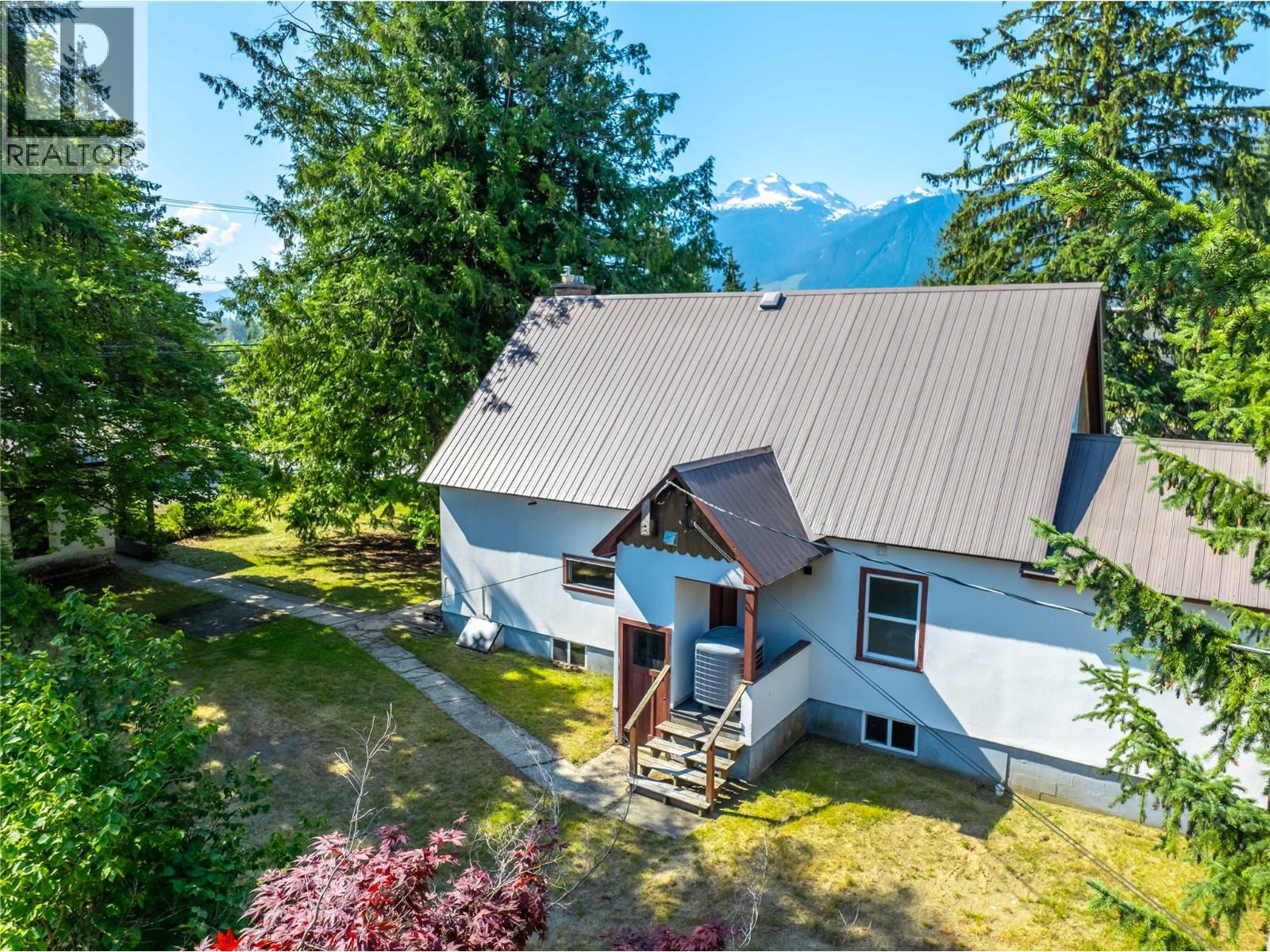 422 Ninth Street E, Revelstoke, British Columbia  V0E 2S0 - Photo 6 - 10394761