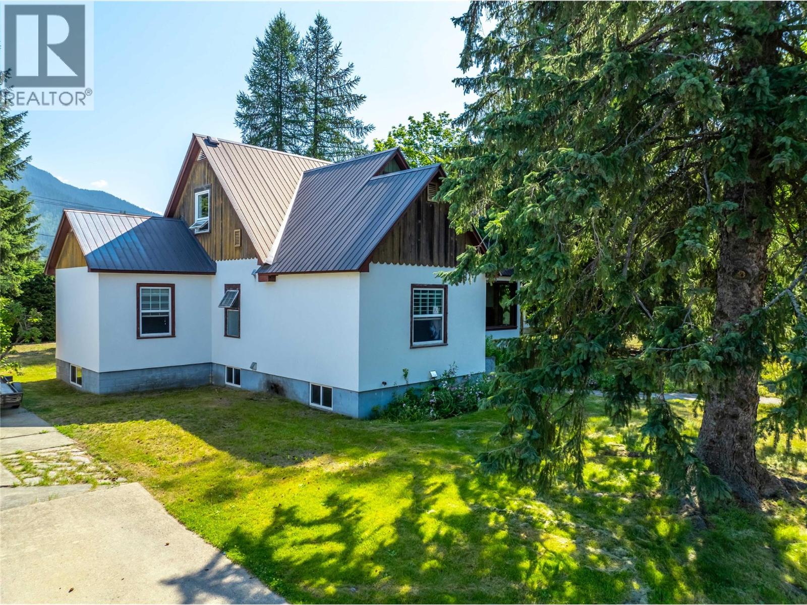 422 Ninth Street E, Revelstoke, British Columbia  V0E 2S0 - Photo 7 - 10394761