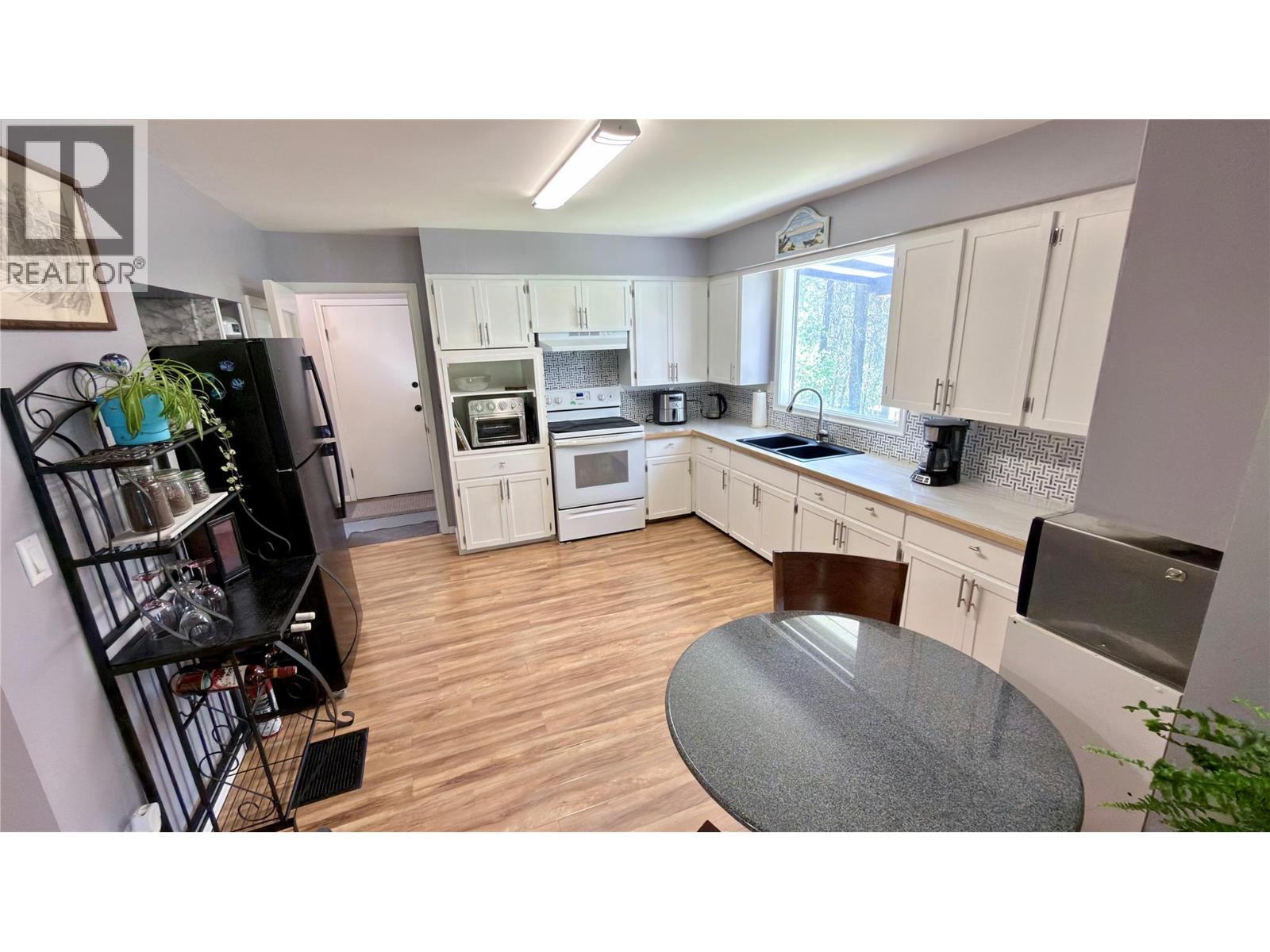656 Strathmore Avenue, Greenwood, British Columbia  V0H 1J0 - Photo 6 - 10394969