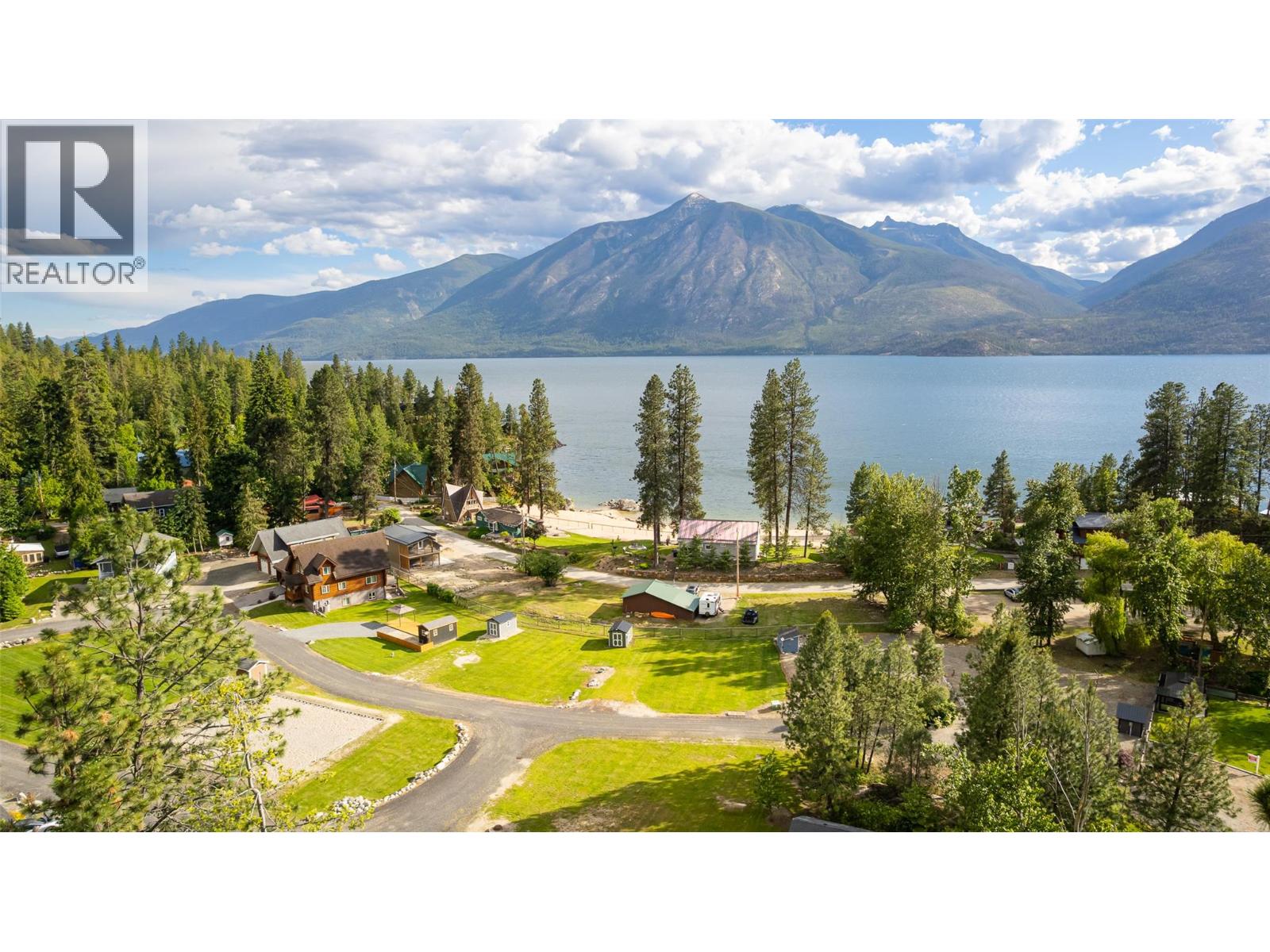 290 Laguna Crescent, Twin Bays, British Columbia  V0B 1A1 - Photo 1 - 10394921