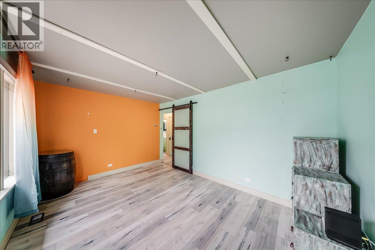 936 Thackeray Street, Warfield, British Columbia  V1R 2C2 - Photo 11 - 10394878