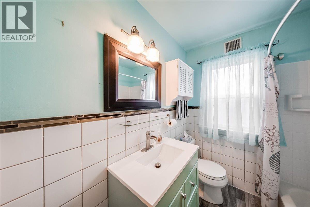 936 Thackeray Street, Warfield, British Columbia  V1R 2C2 - Photo 13 - 10394878