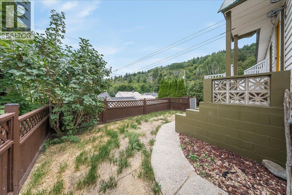 936 Thackeray Street, Warfield, British Columbia  V1R 2C2 - Photo 29 - 10394878