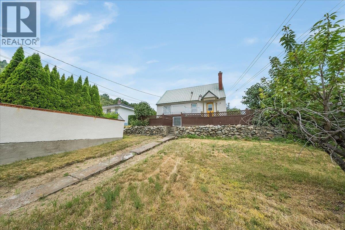 936 Thackeray Street, Warfield, British Columbia  V1R 2C2 - Photo 31 - 10394878