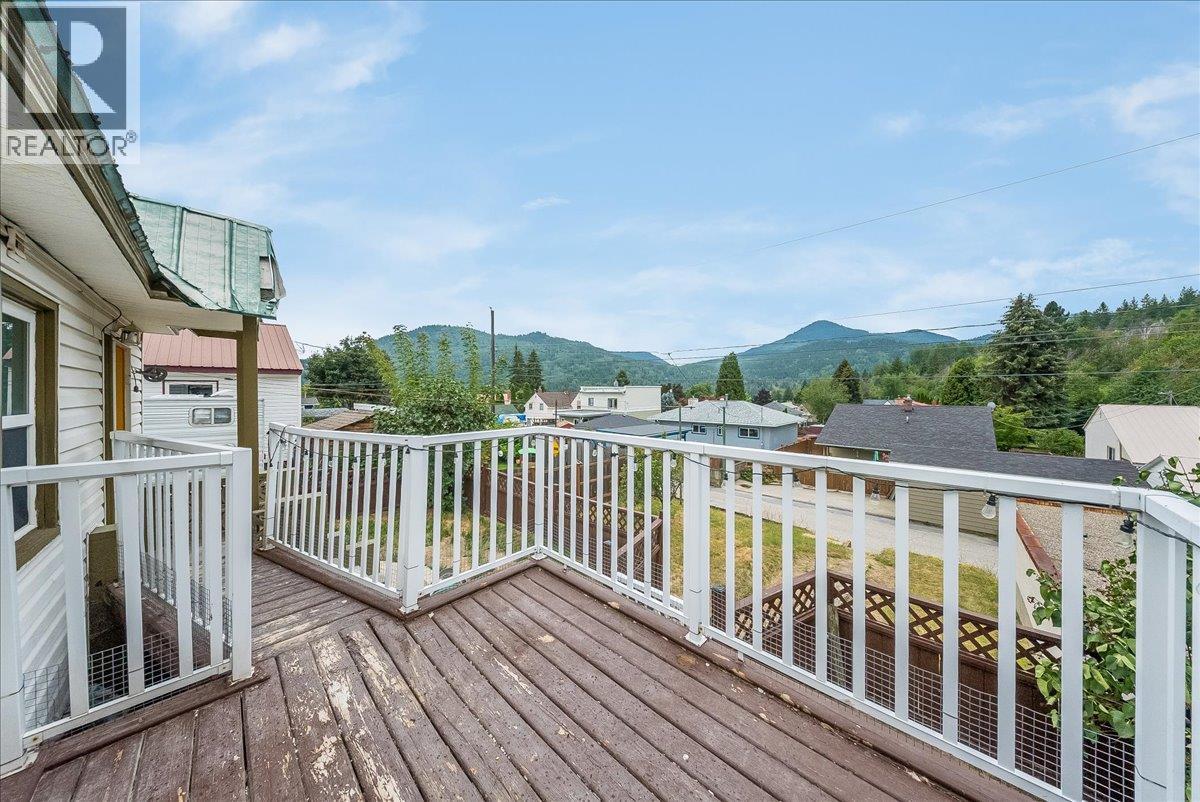 936 Thackeray Street, Warfield, British Columbia  V1R 2C2 - Photo 37 - 10394878