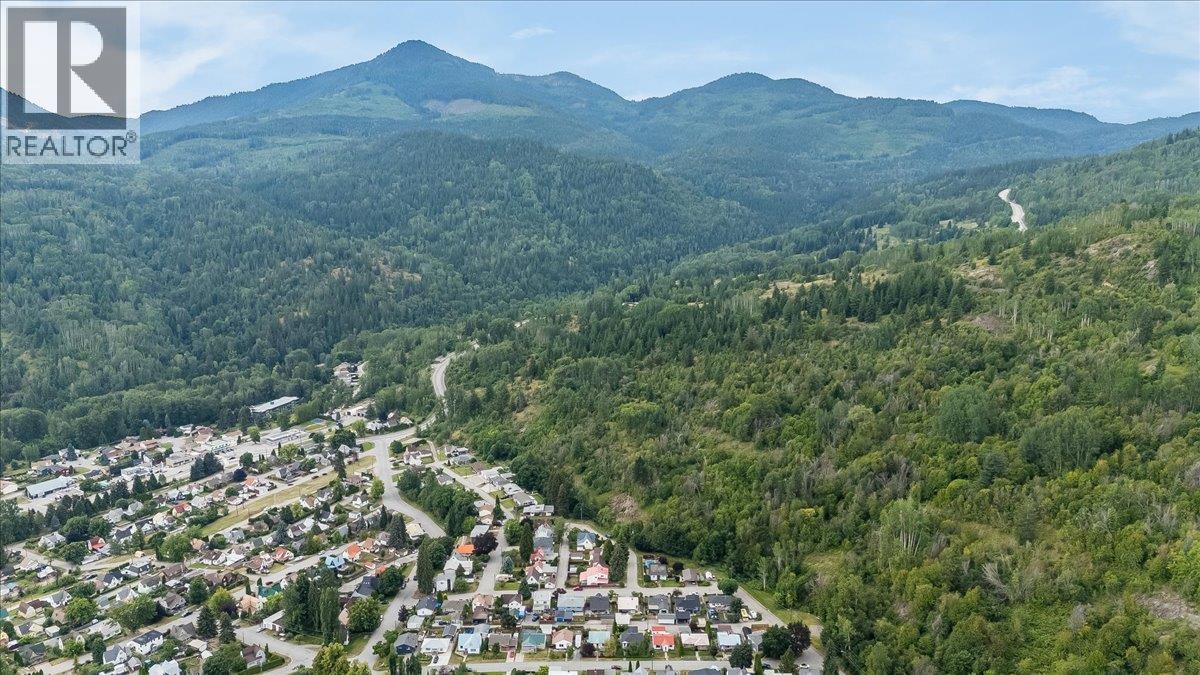 936 Thackeray Street, Warfield, British Columbia  V1R 2C2 - Photo 44 - 10394878