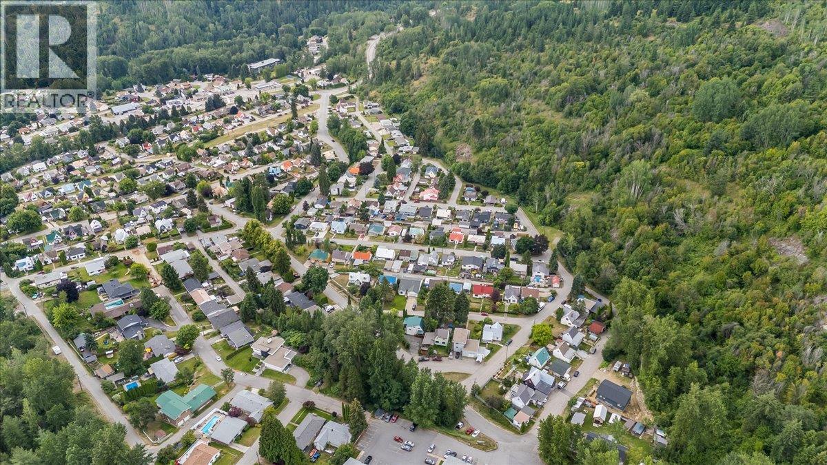 936 Thackeray Street, Warfield, British Columbia  V1R 2C2 - Photo 45 - 10394878