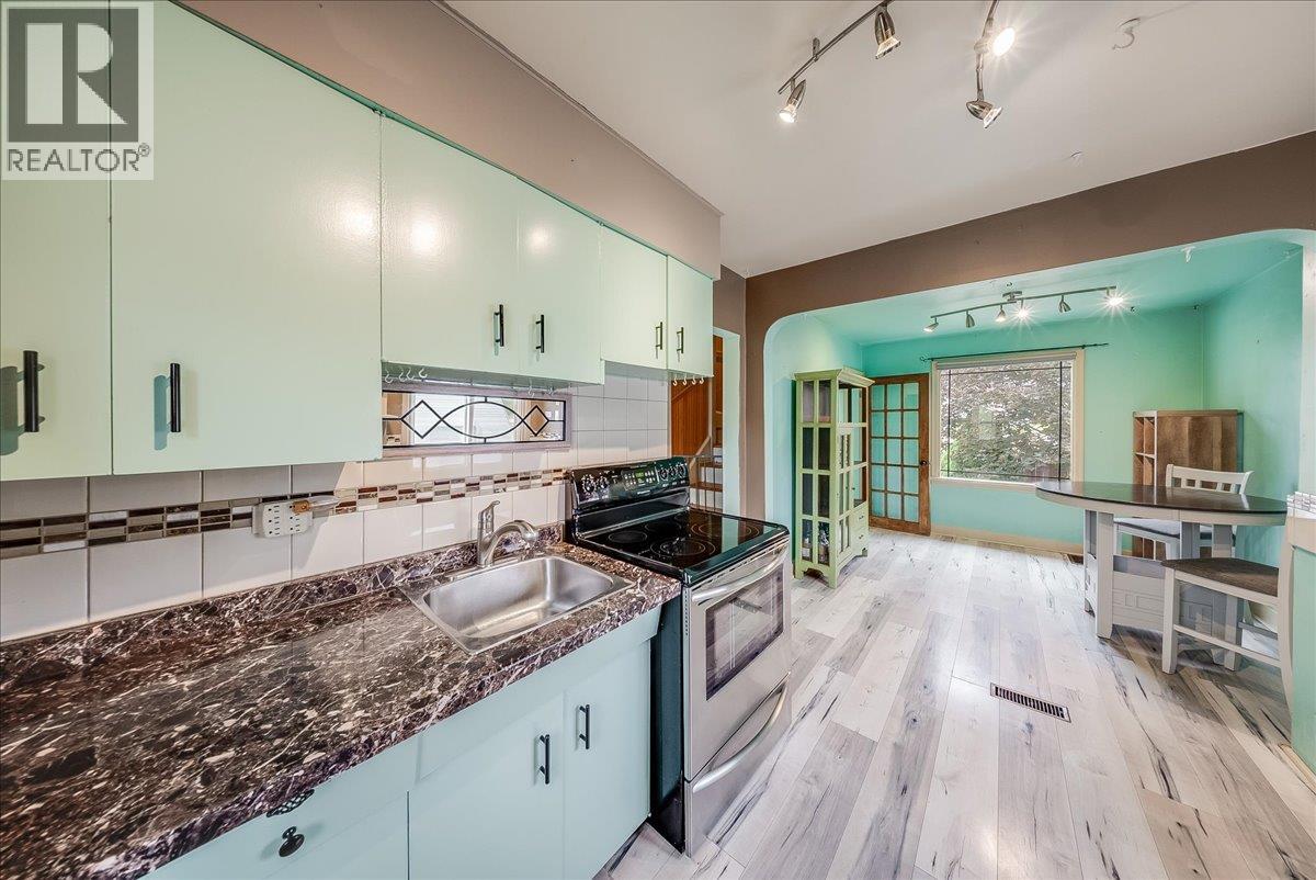 936 Thackeray Street, Warfield, British Columbia  V1R 2C2 - Photo 5 - 10394878