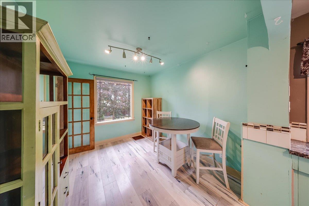 936 Thackeray Street, Warfield, British Columbia  V1R 2C2 - Photo 8 - 10394878