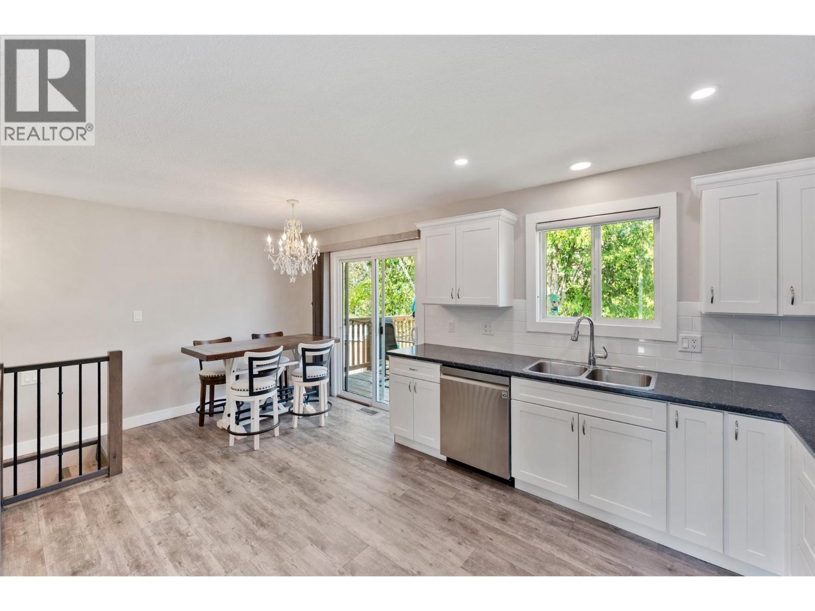 5852 Fairview Place, Oliver, British Columbia  V0H 1T1 - Photo 5 - 10394741