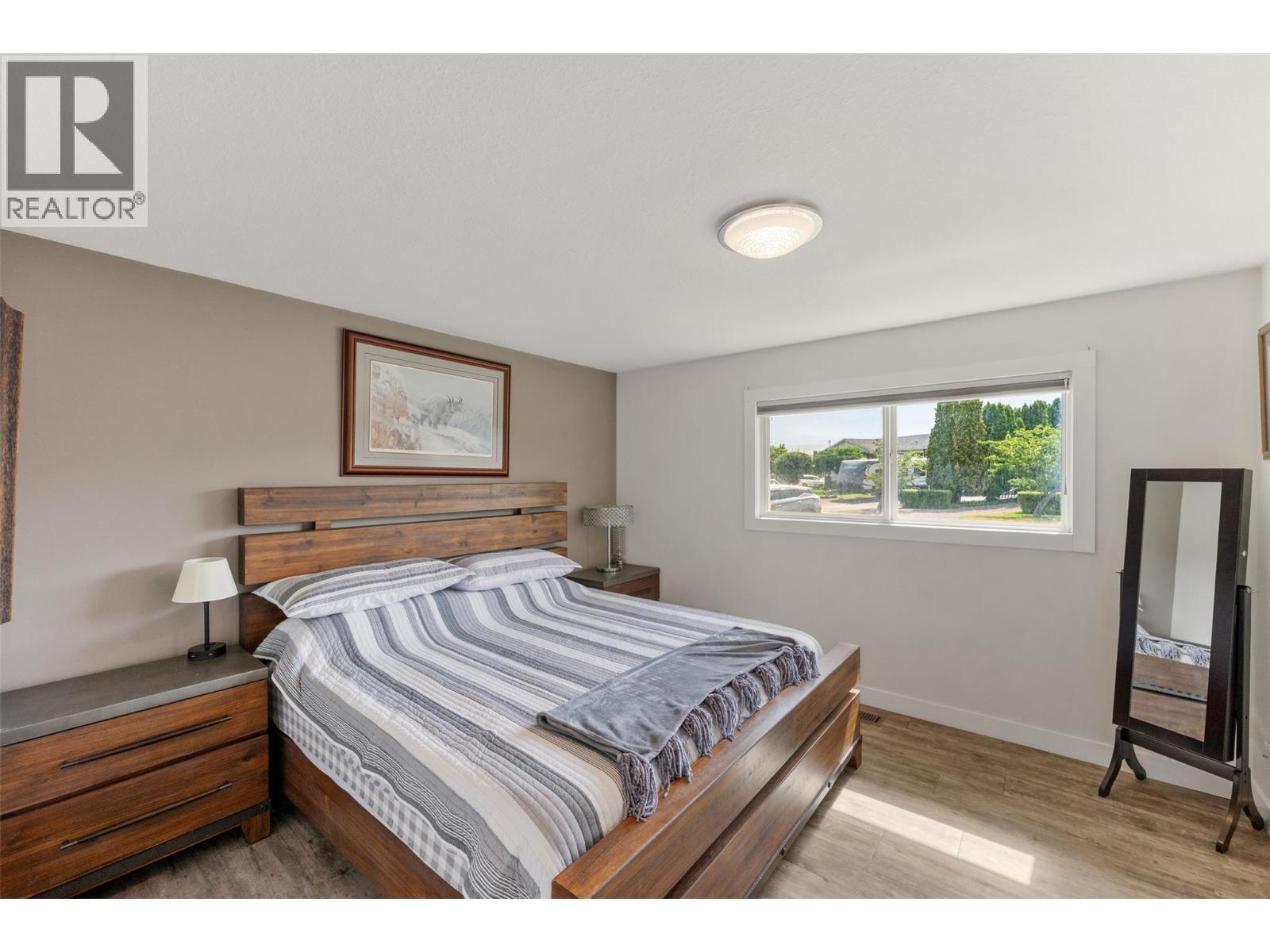 5852 Fairview Place, Oliver, British Columbia  V0H 1T1 - Photo 7 - 10394741