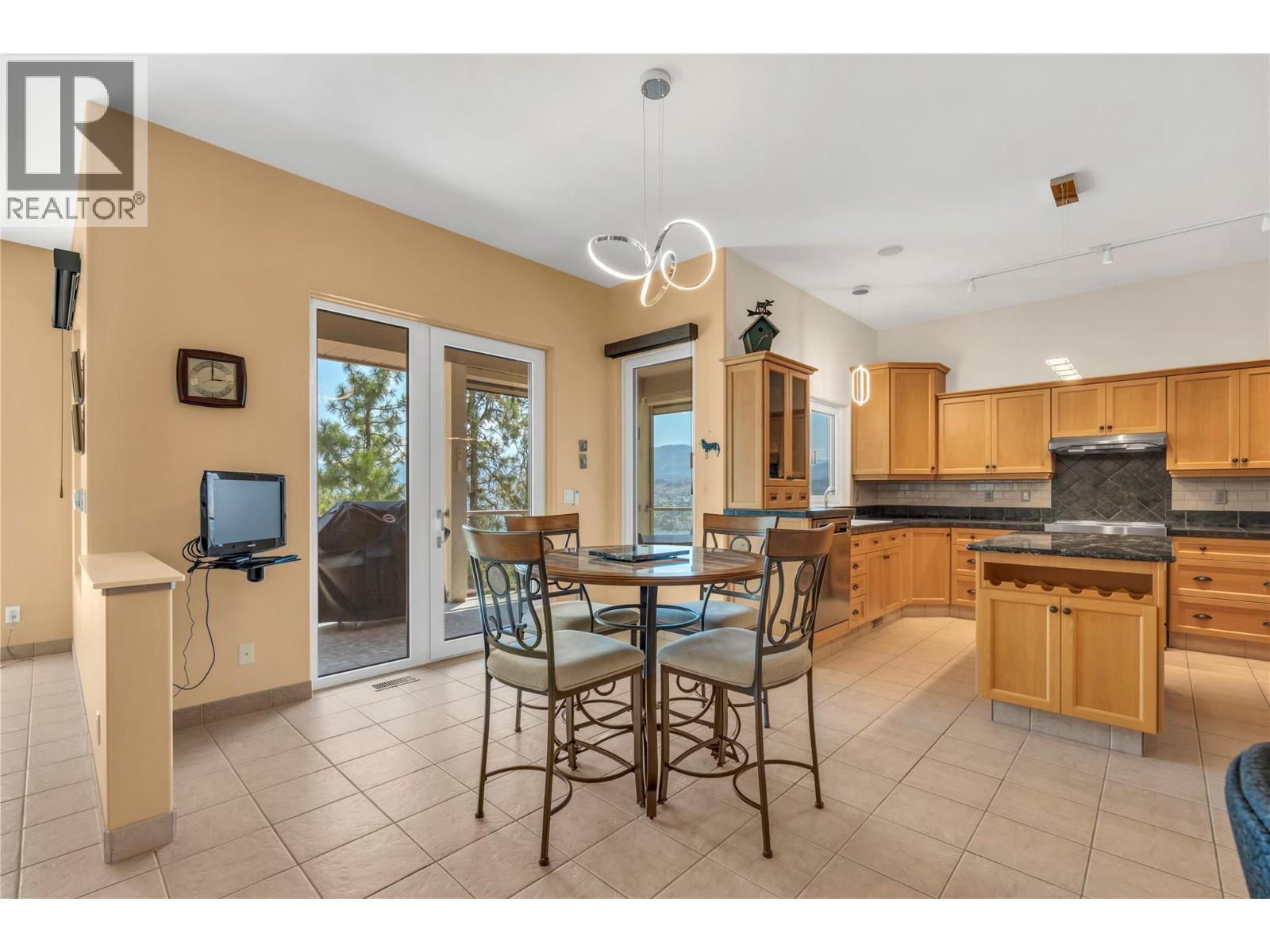 174 Christie Mountain Lane, Okanagan Falls, British Columbia  V0H 1R0 - Photo 12 - 10394919