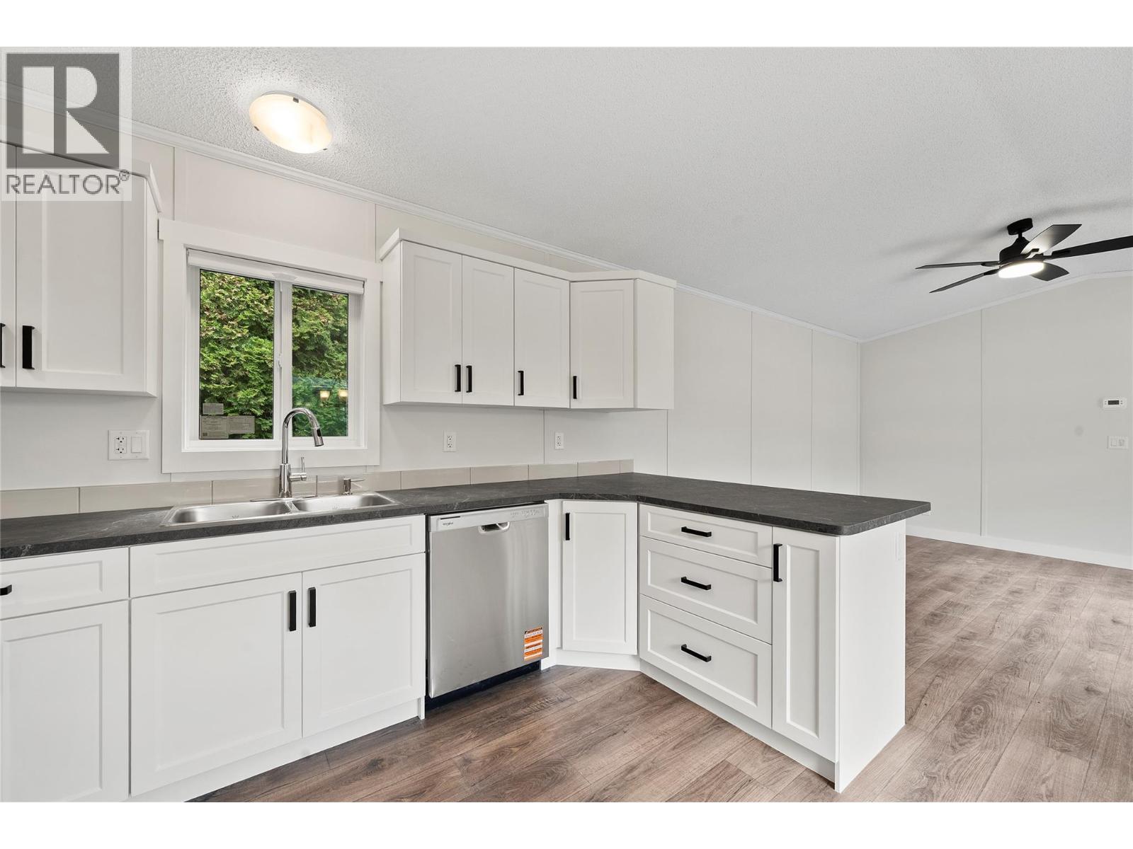5161 63 Avenue Ne Unit# 13, Salmon Arm, British Columbia  V0E 1K0 - Photo 12 - 10394874