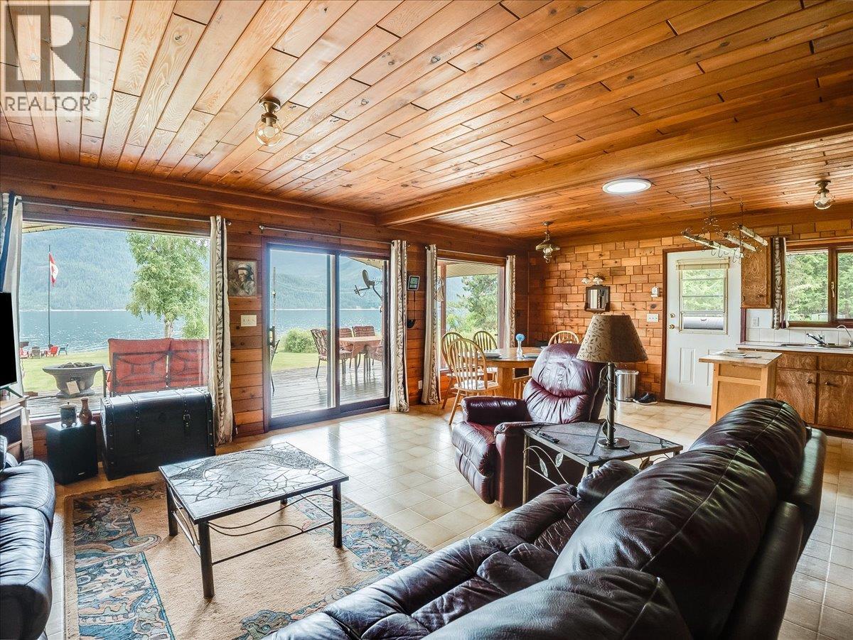 7510 Deer Park Road, Deer Park, British Columbia  V1N 4V8 - Photo 21 - 10394792