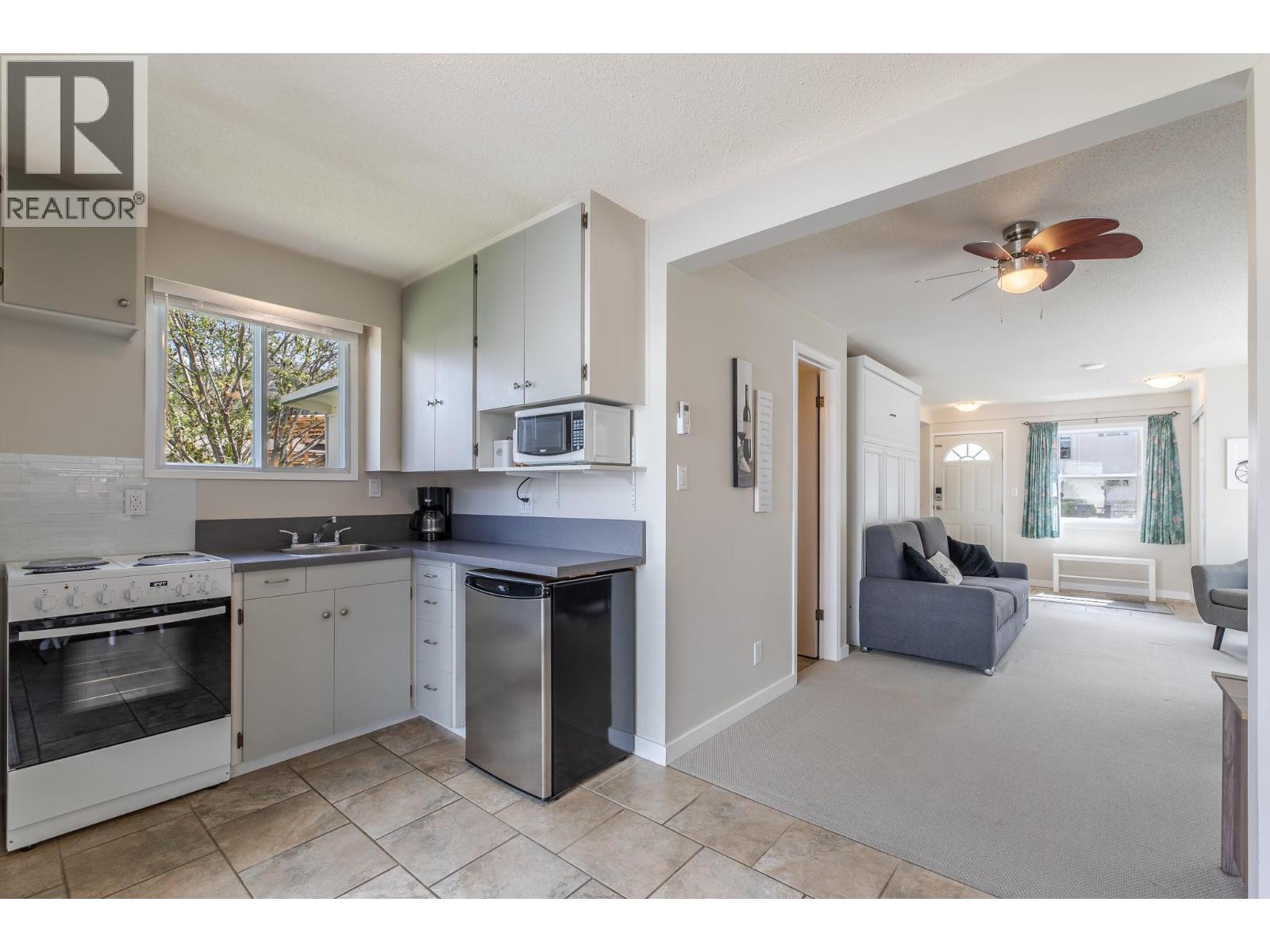 217 Lee Avenue, Penticton, British Columbia  V2A 3V9 - Photo 22 - 10395016