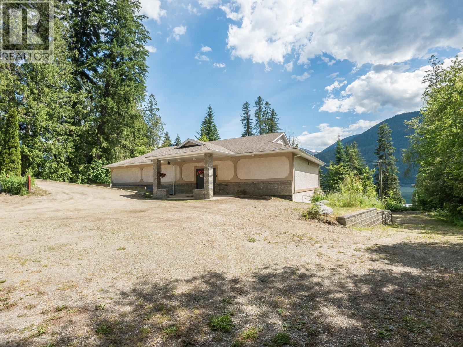 5648 Longbeach Road, Nelson, British Columbia  V1L 6N9 - Photo 5 - 10395003