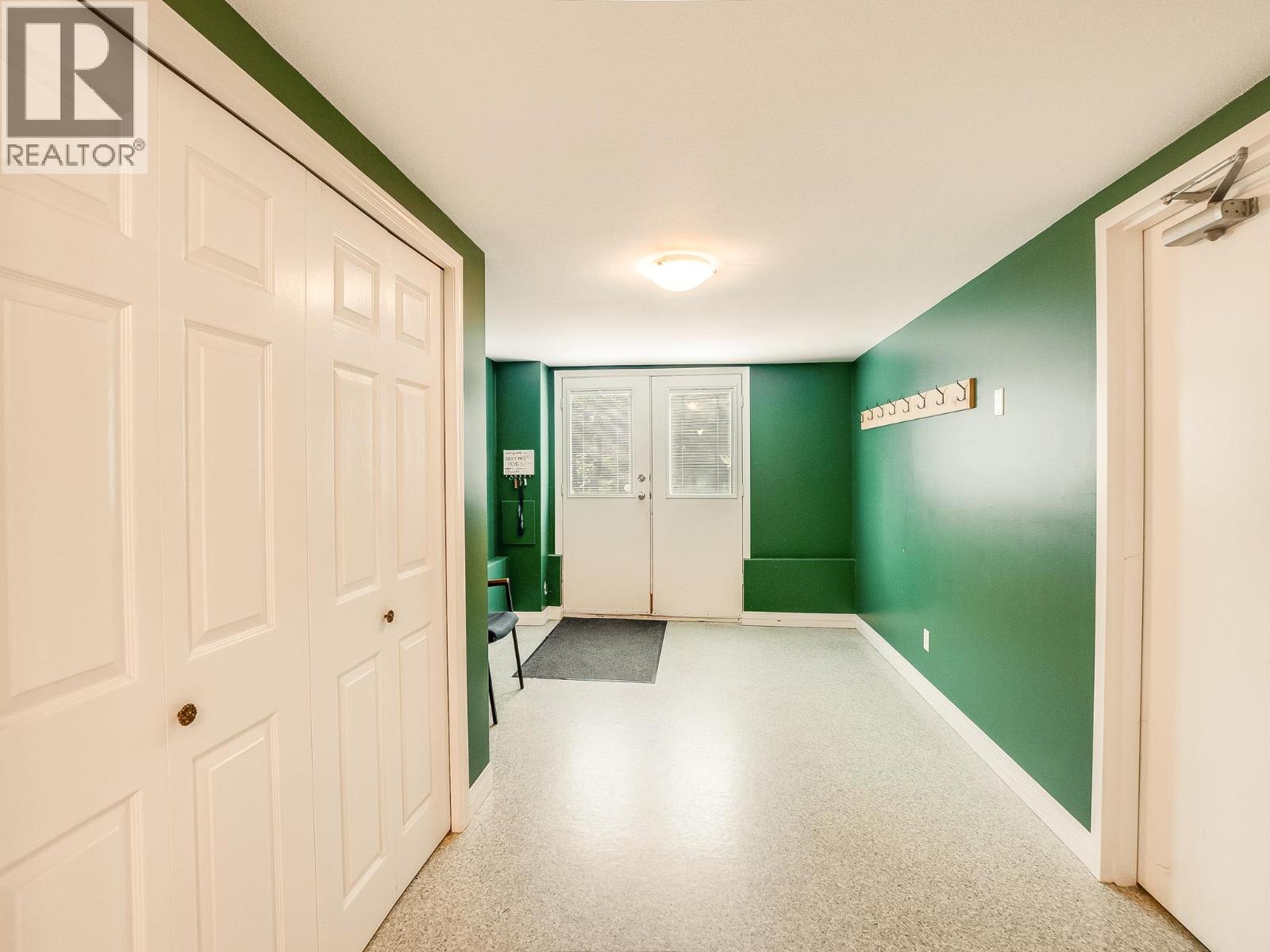 5648 Longbeach Road, Nelson, British Columbia  V1L 6N9 - Photo 8 - 10395003