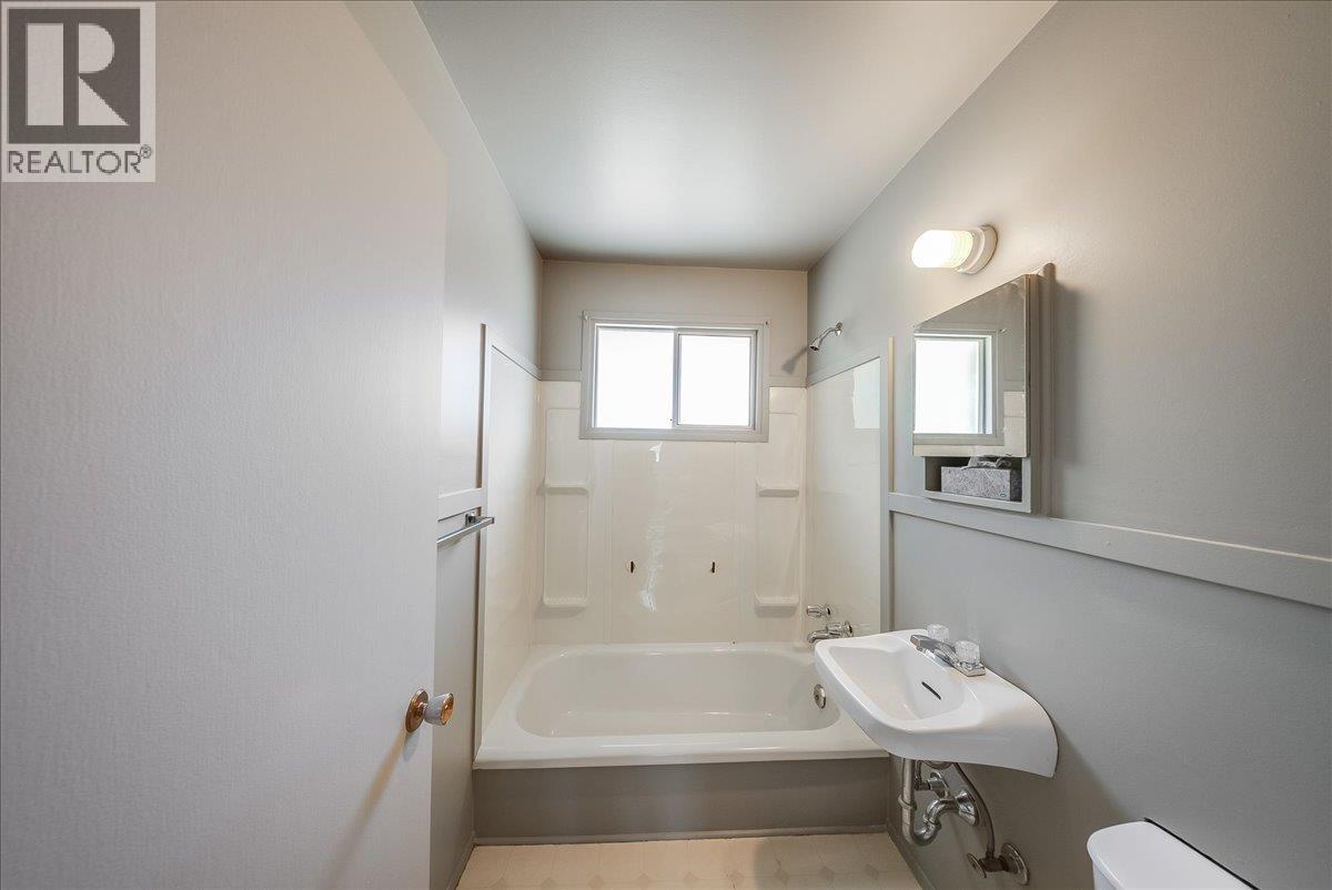706 Hermia Crescent, Trail, British Columbia  V1R 1B4 - Photo 16 - 10394995