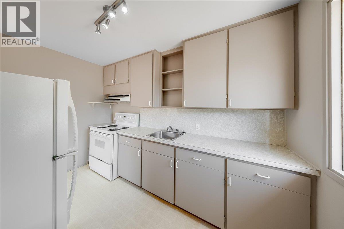 706 Hermia Crescent, Trail, British Columbia  V1R 1B4 - Photo 2 - 10394995