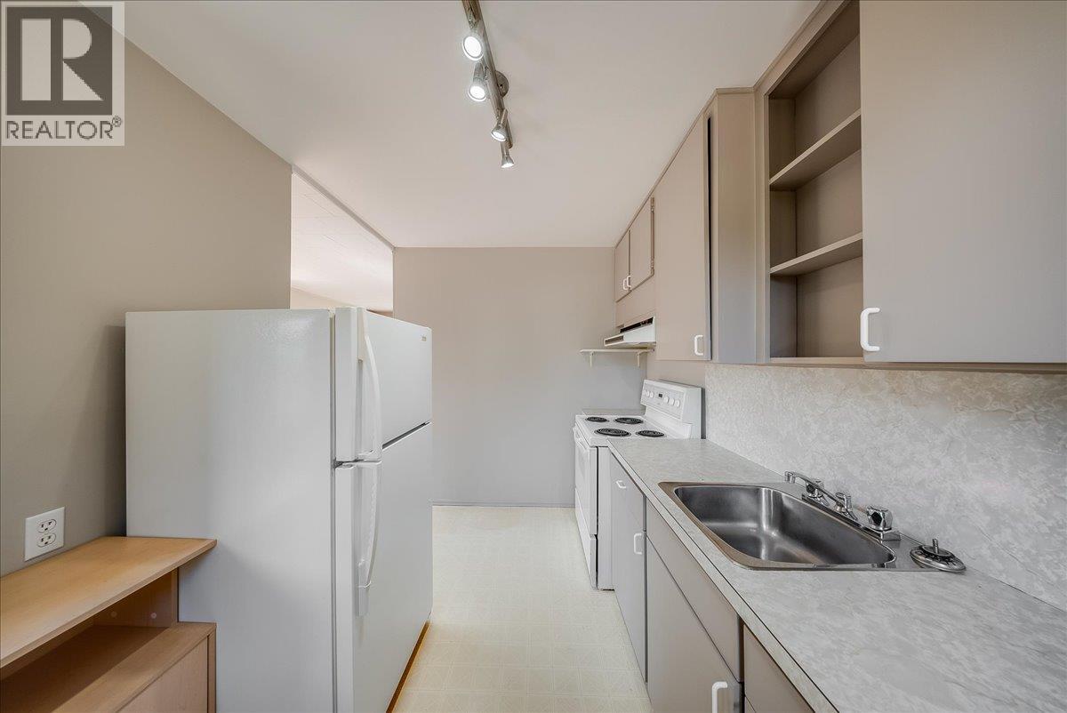 706 Hermia Crescent, Trail, British Columbia  V1R 1B4 - Photo 4 - 10394995