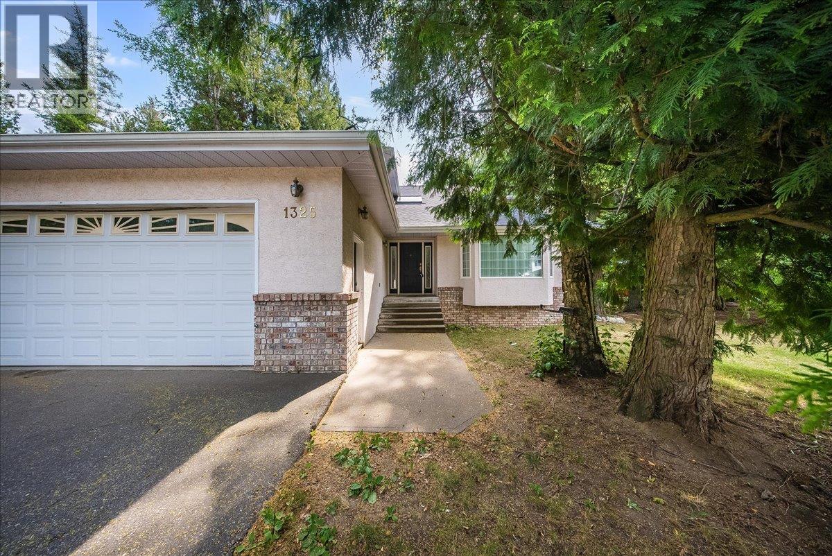 1325 Forest Road, Castlegar, British Columbia  V1N 3Y5 - Photo 12 - 10394902