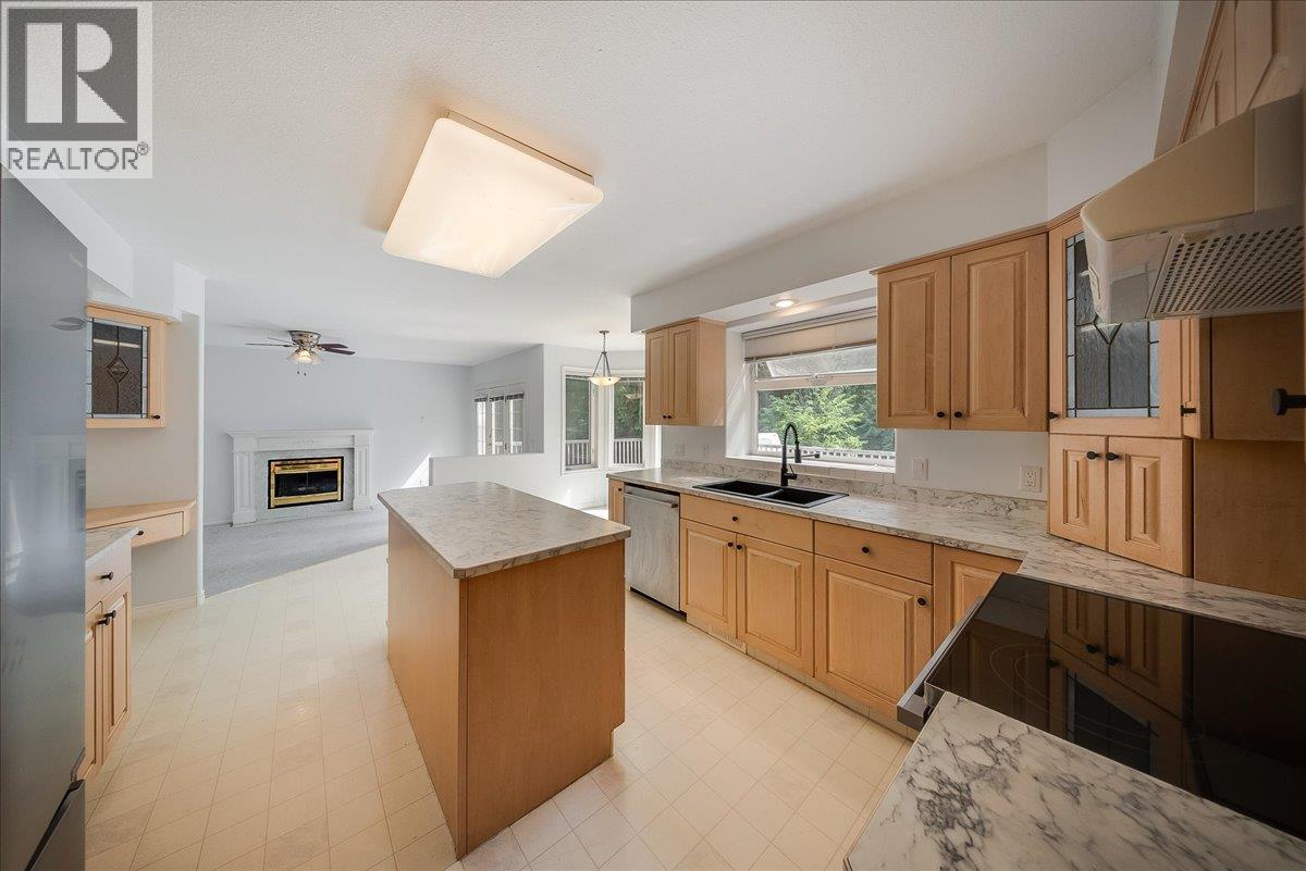 1325 Forest Road, Castlegar, British Columbia  V1N 3Y5 - Photo 20 - 10394902