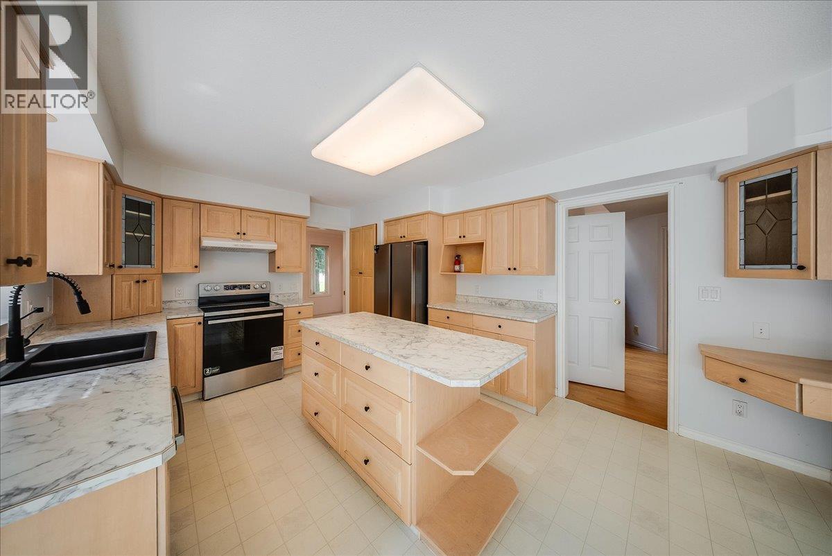 1325 Forest Road, Castlegar, British Columbia  V1N 3Y5 - Photo 22 - 10394902