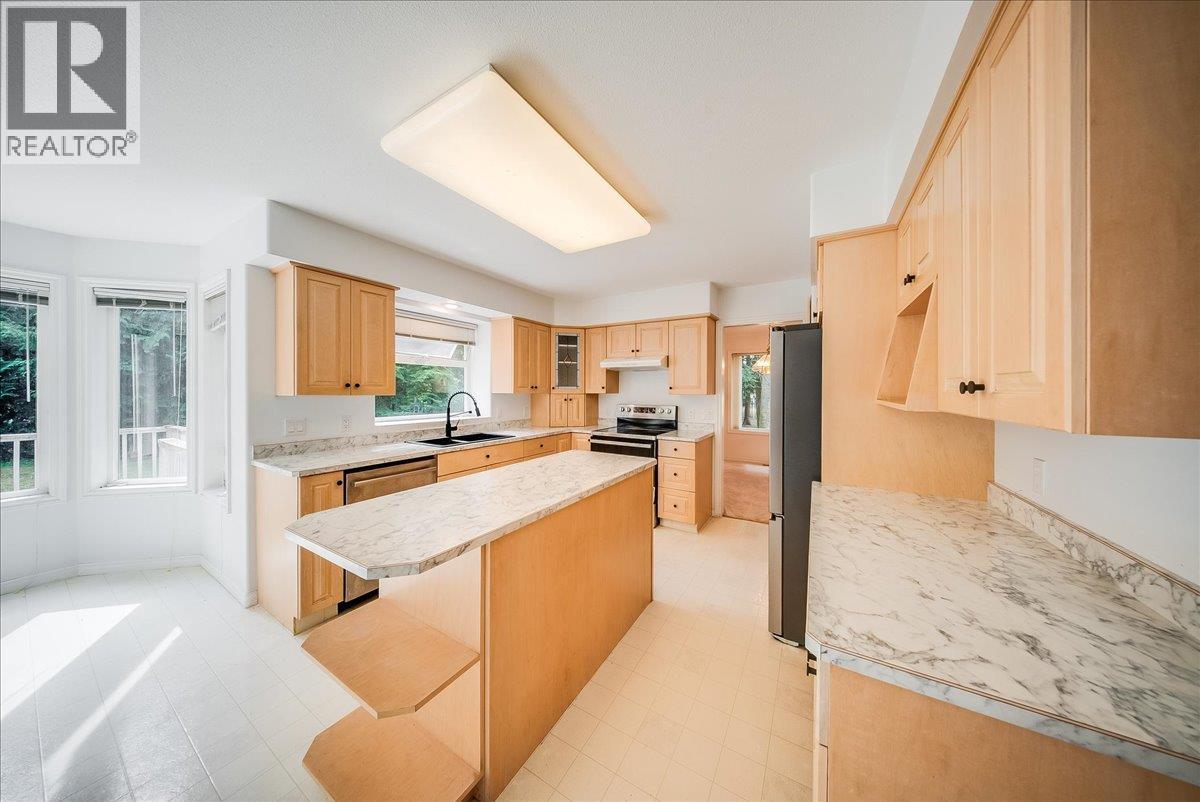 1325 Forest Road, Castlegar, British Columbia  V1N 3Y5 - Photo 23 - 10394902