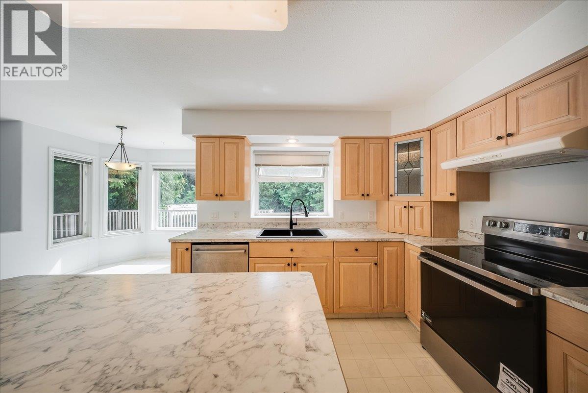 1325 Forest Road, Castlegar, British Columbia  V1N 3Y5 - Photo 24 - 10394902