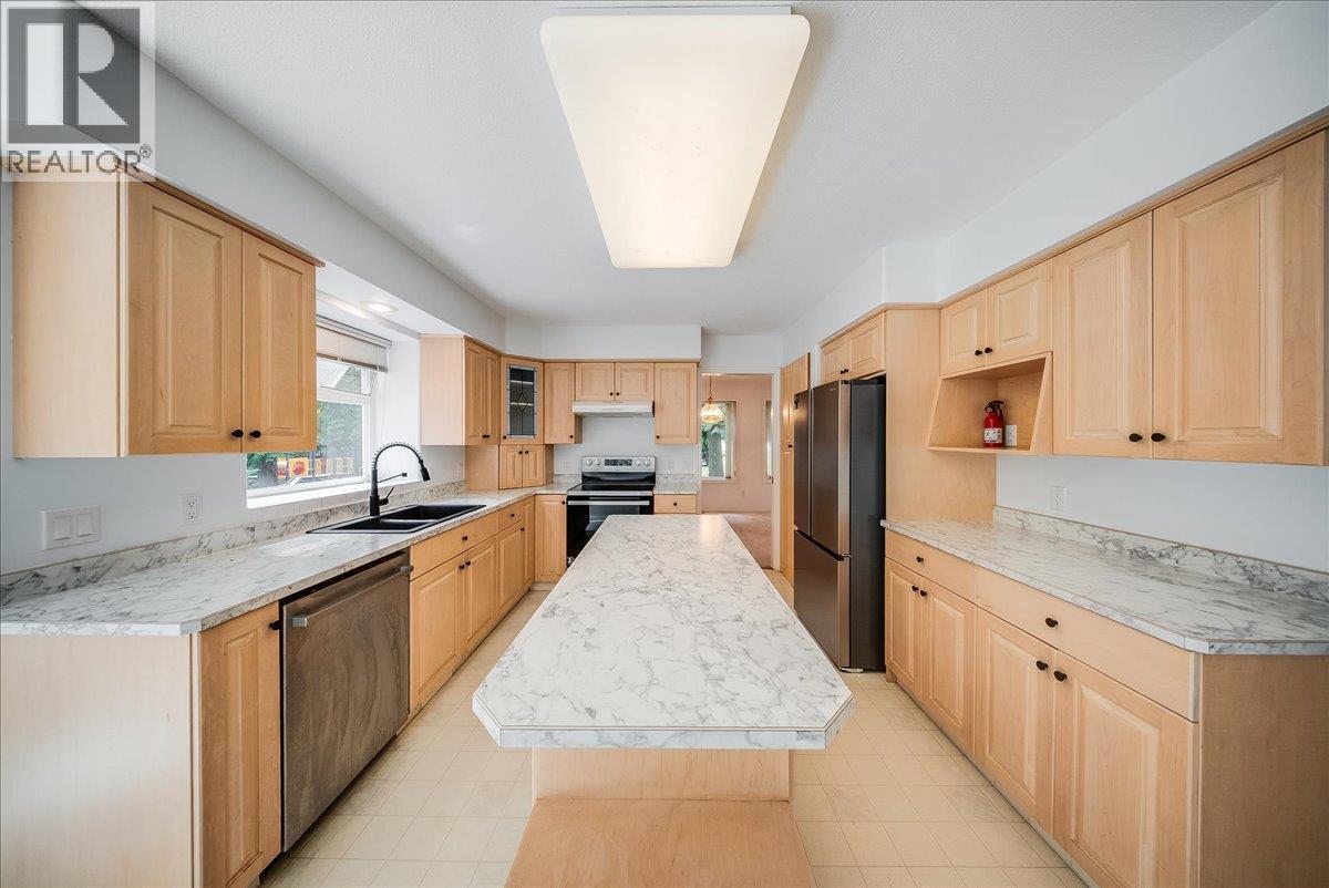 1325 Forest Road, Castlegar, British Columbia  V1N 3Y5 - Photo 25 - 10394902