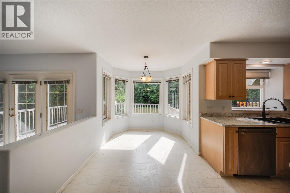 1325 Forest Road, Castlegar, British Columbia  V1N 3Y5 - Photo 26 - 10394902
