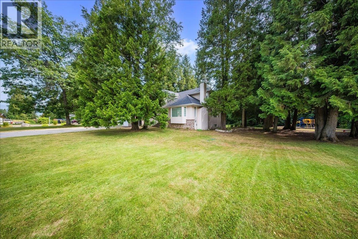 1325 Forest Road, Castlegar, British Columbia  V1N 3Y5 - Photo 3 - 10394902