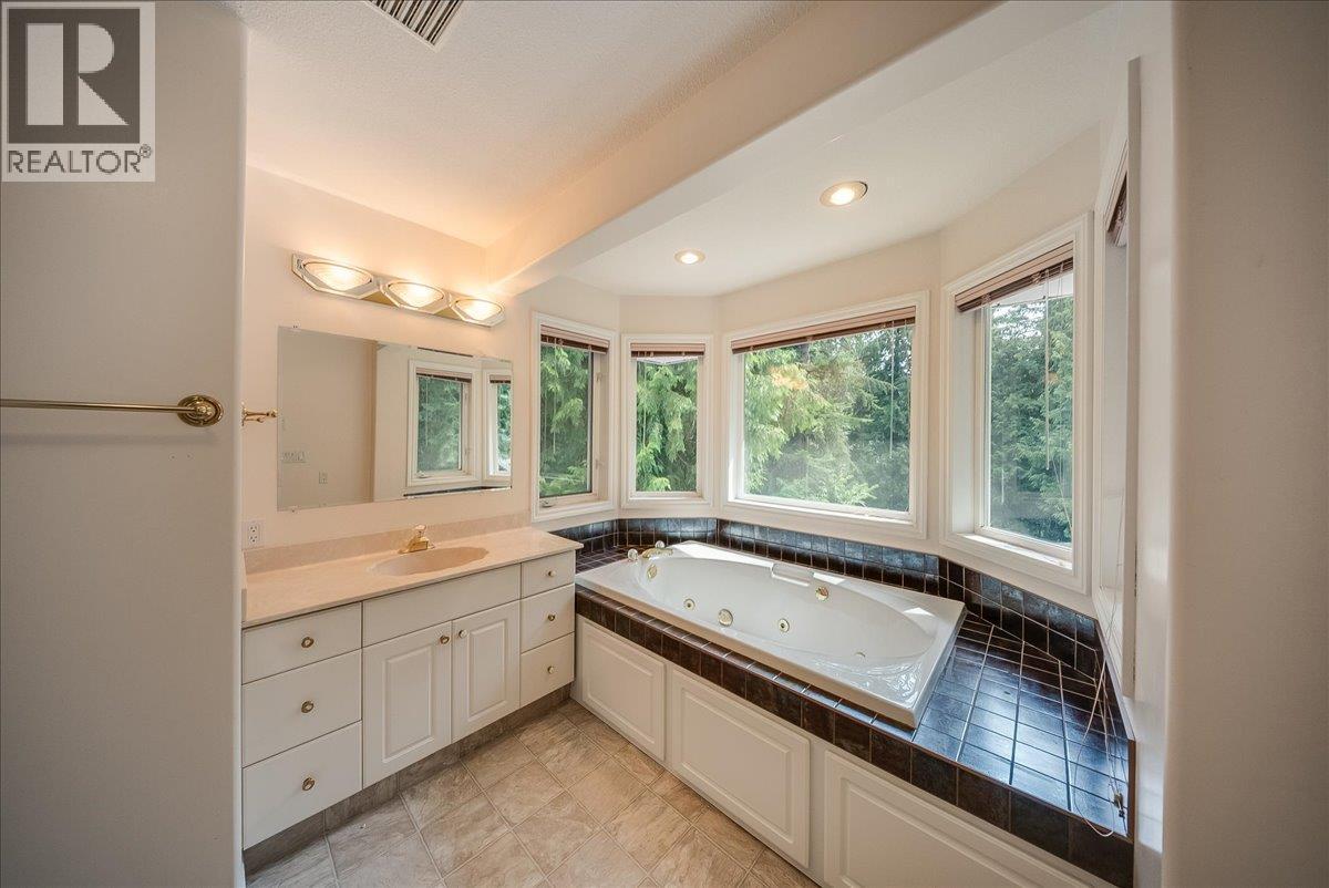 1325 Forest Road, Castlegar, British Columbia  V1N 3Y5 - Photo 43 - 10394902