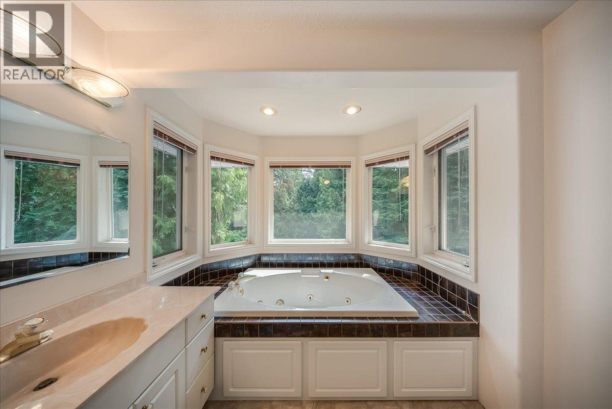 1325 Forest Road, Castlegar, British Columbia  V1N 3Y5 - Photo 44 - 10394902