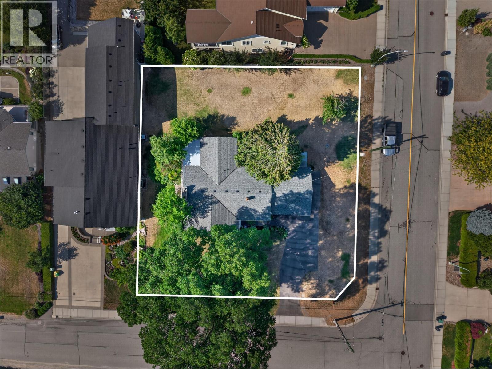 800 Montigny Road, West Kelowna, British Columbia  V1Z 1S2 - Photo 2 - 10394280